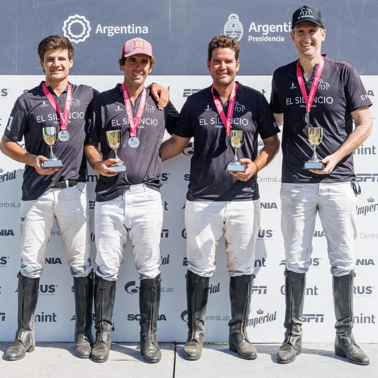 🏆 Ganadores Copa Naci&oacute;n
Copa subsidiaria de la Rep&uacute;blica Argentina

EL SILENCIO
1 - Felipe Bargallo
2 - Guillermo MacLoughlin
3 - Pancho MacLoughlin
4 - Evaristo Helguera

🏅MVP: Pancho MacLoughlin
🐴 BPP: Escriba Frutita, de Pancho Ma