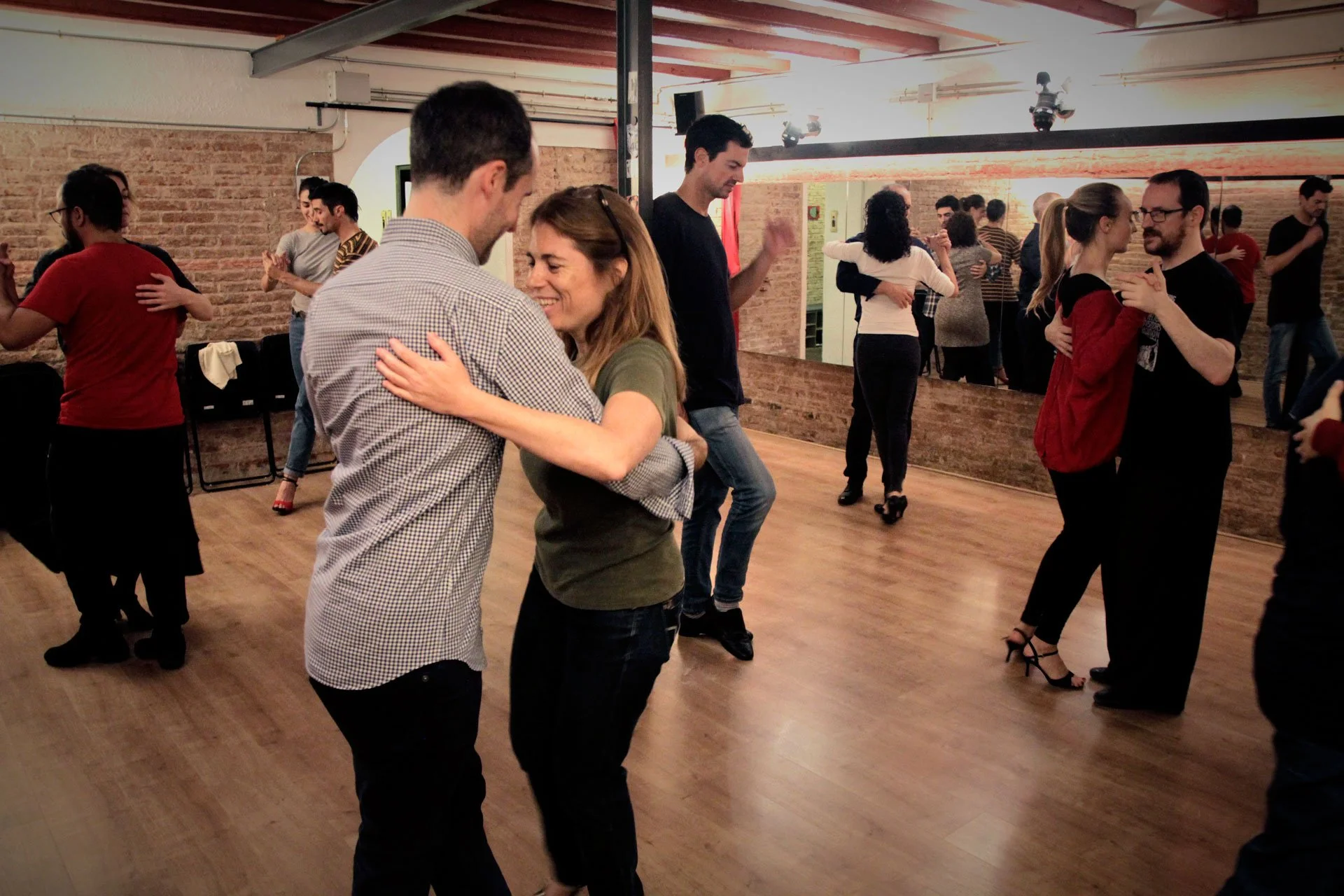 clases-de-tango-en-tangoticos-barcelona-2.jpg