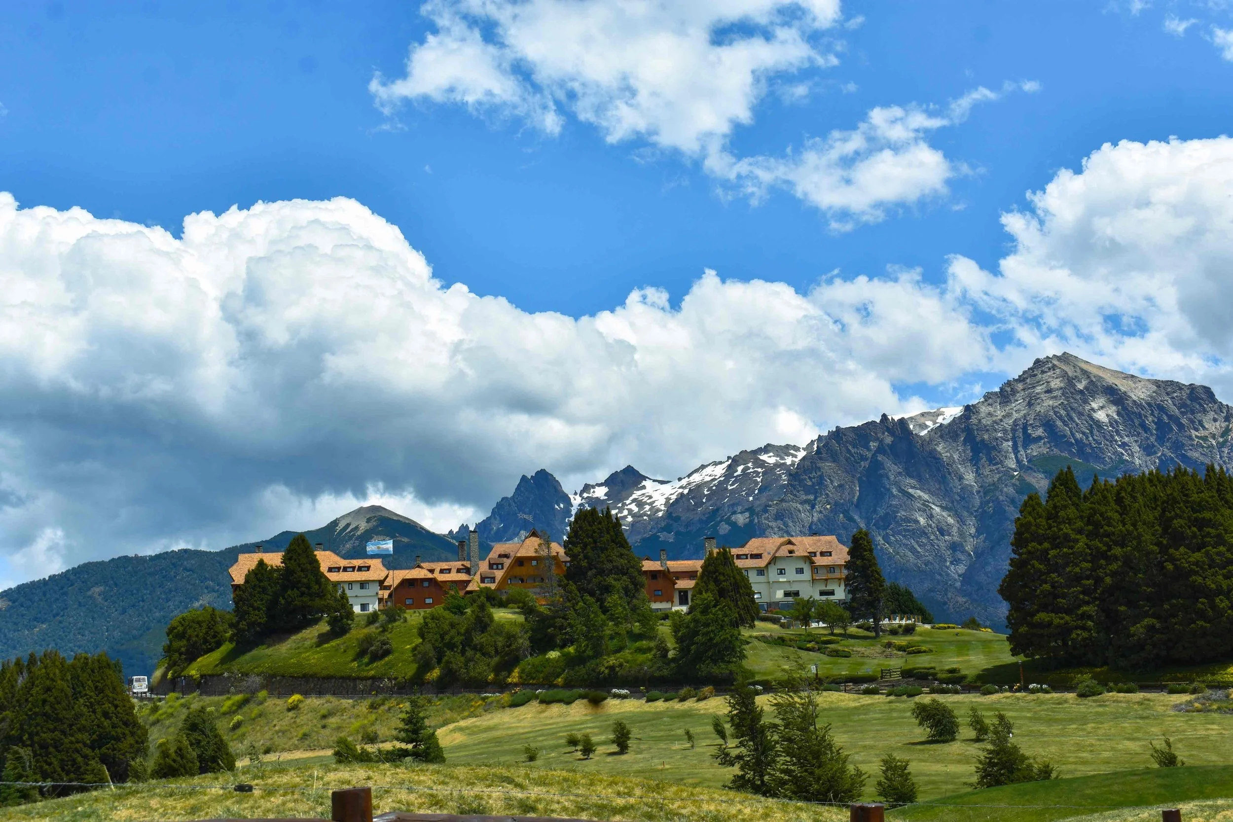 Llao-Llao-Hotel.jpg