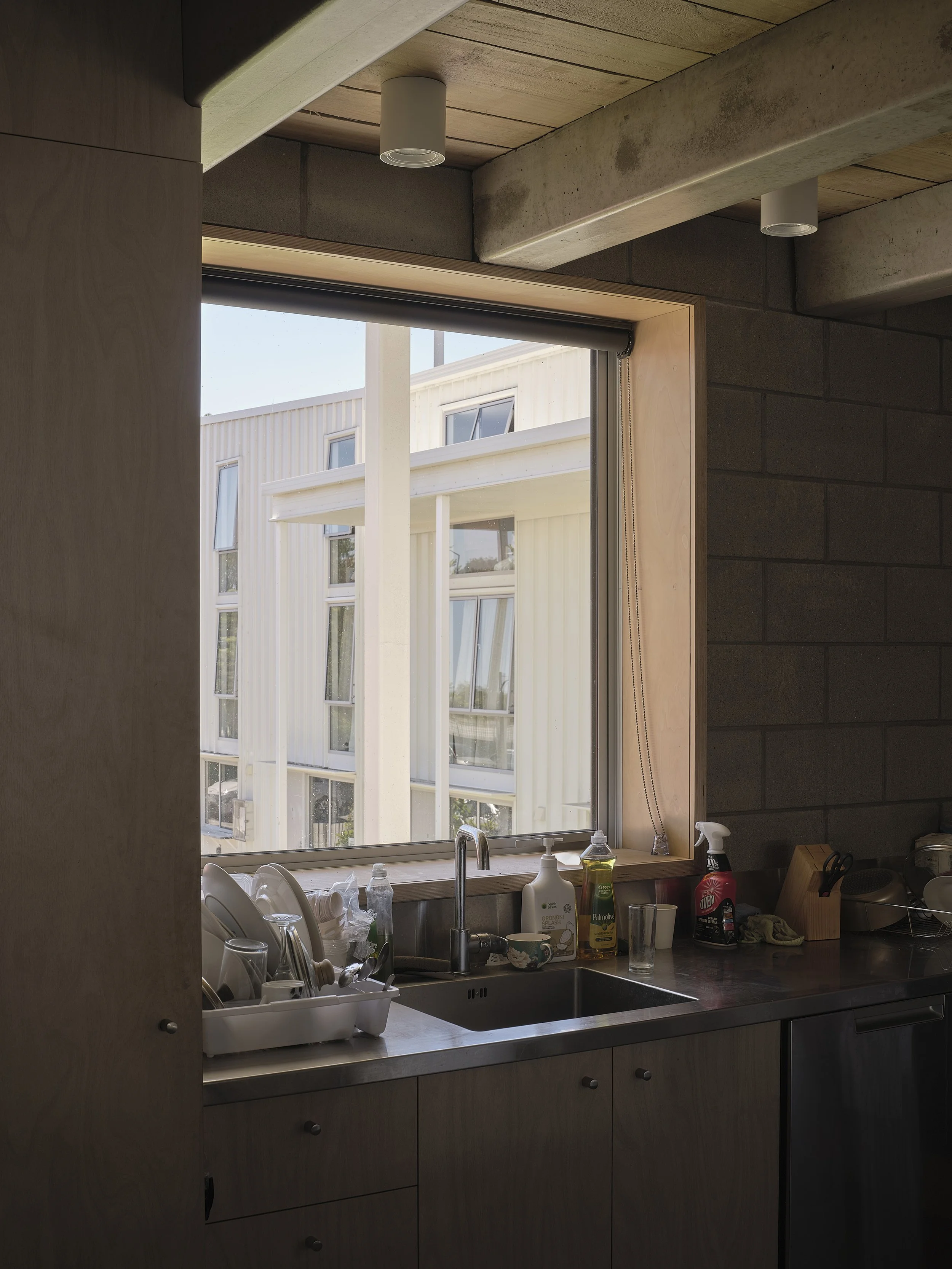 09_Apartment_Sam Hartnett_09.jpg