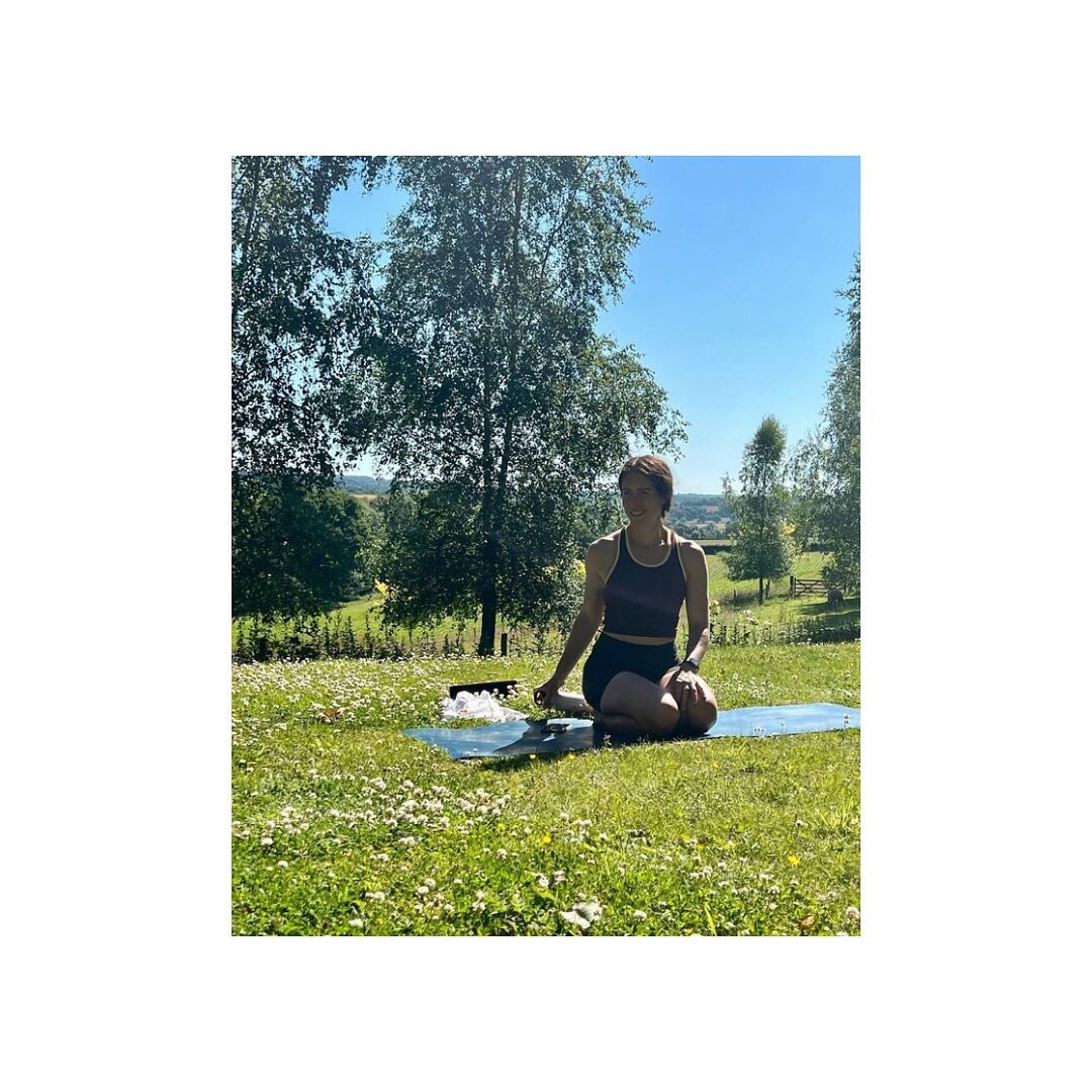 Only seven more sleeps to go until the retreat of the year with @core__ldn 💙💙 Packed with conditioning Pilates, blissful mindfulness and delectable treats from @the_wealden_kitchen, it&rsquo;s a pretty sweet way to welcome in the summer solstice 🌕