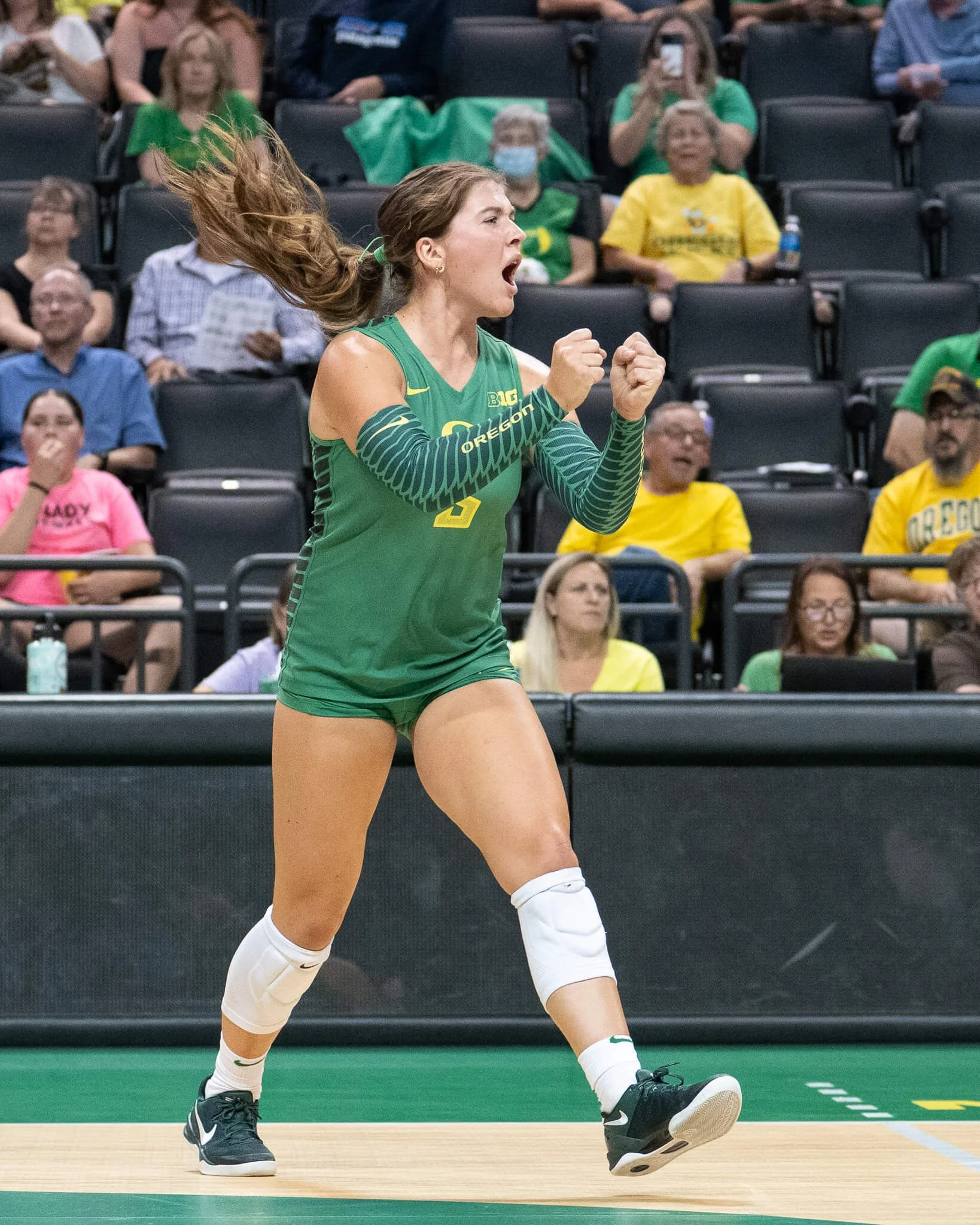 Oregon coach Trent Kersten praises Kam Mitchell’s work ethic as a freshman setter (courtesy Oregon athletics)