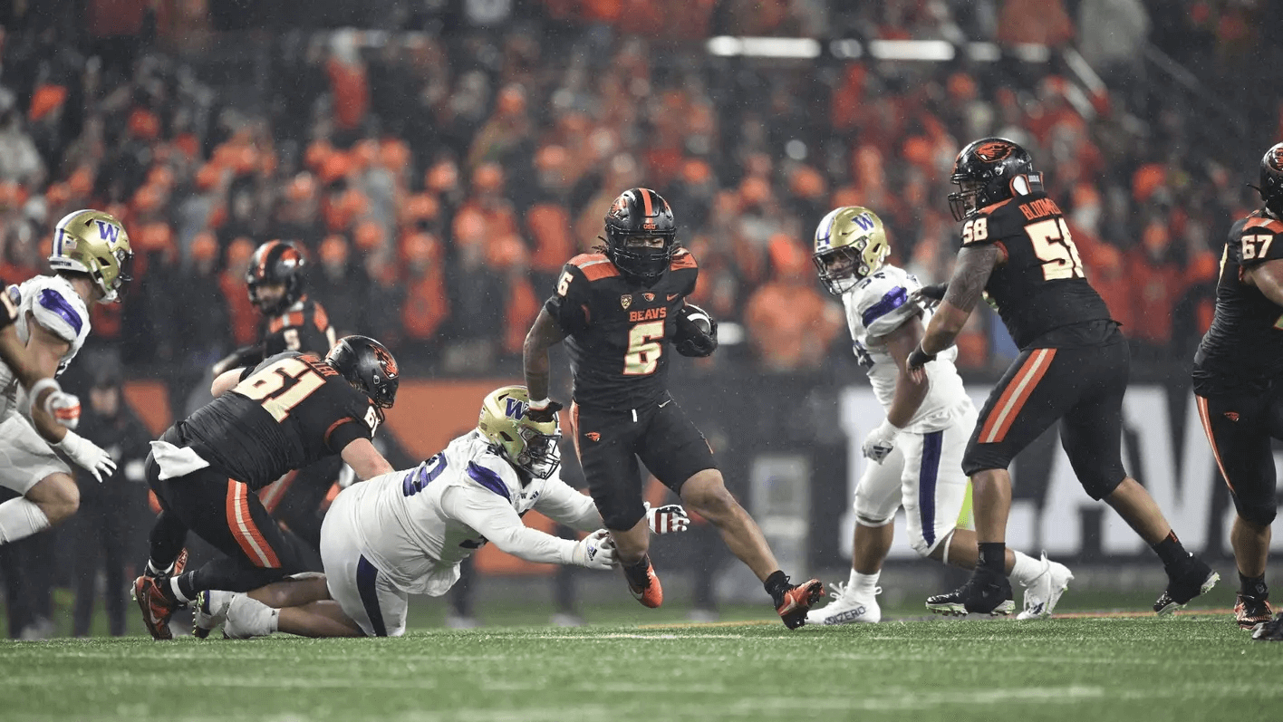 No. 5 Washington clinches Pac-12 championship berth with 22-20 victory over  No. 10 Oregon State