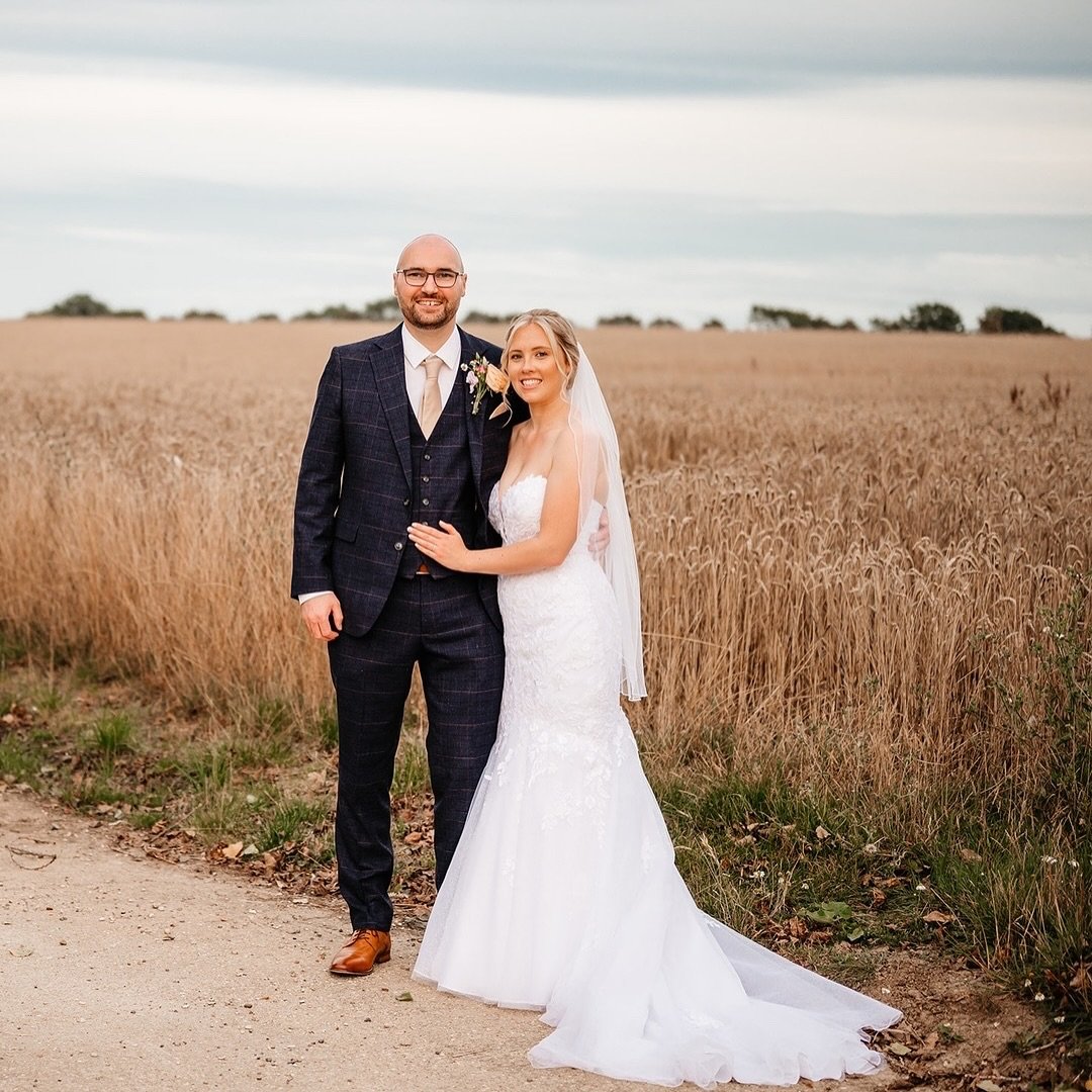 Witnessing the start of a beautiful journey as beautiful couple Tom &amp; Nicole exchange vows at the Barn in Great Tey, Colchester✨
⠀⠀⠀⠀⠀⠀⠀⠀⠀
The closest friends and family were present to celebrate the love and the union of the lovely couple🌟 capt