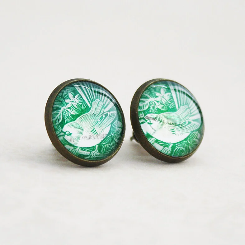 TSC_stud_earrings_fantailA.jpg