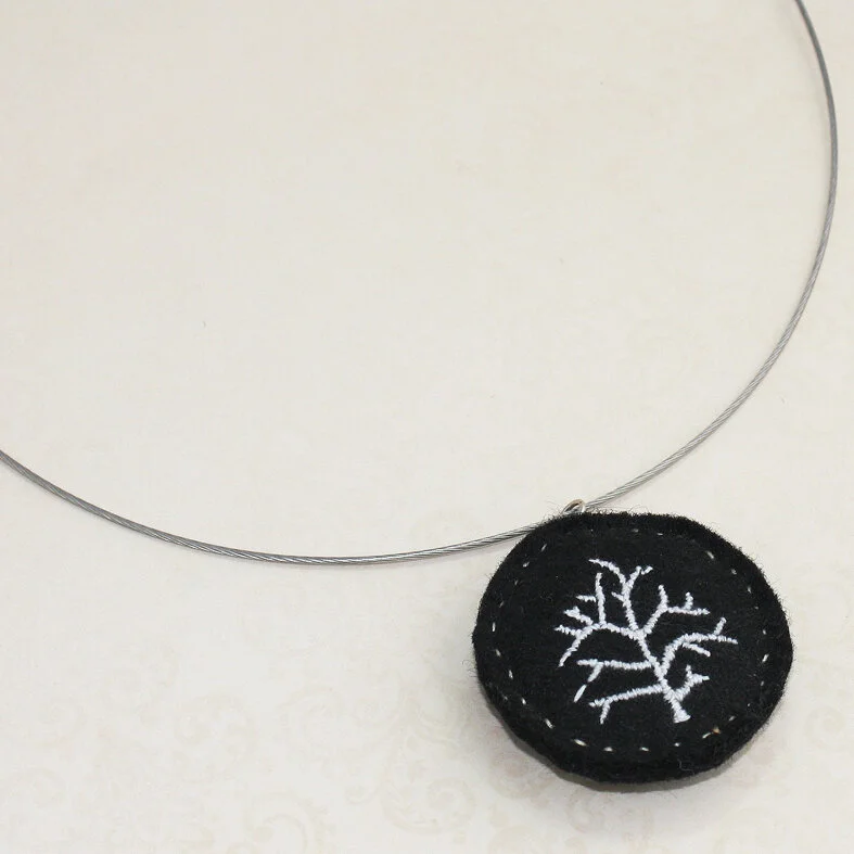 Embroidered_necklace_treeB.jpg