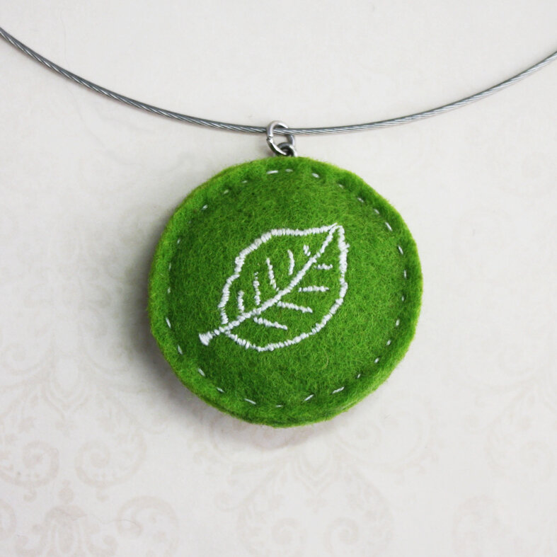 Embroidered Necklace - Leaf