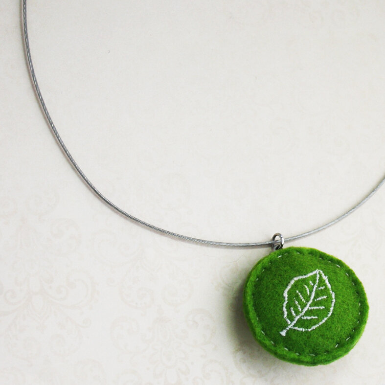 Embroidered_necklace_leafB.jpg