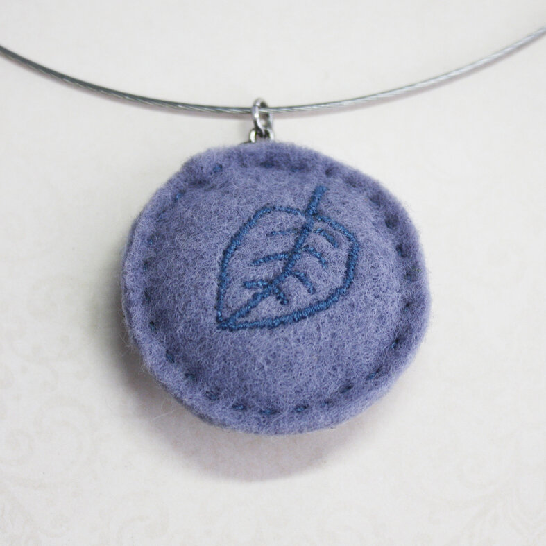 Embroidered Necklace - Leaf