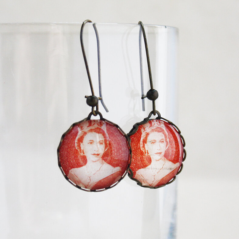 Round Earrings - The Queen