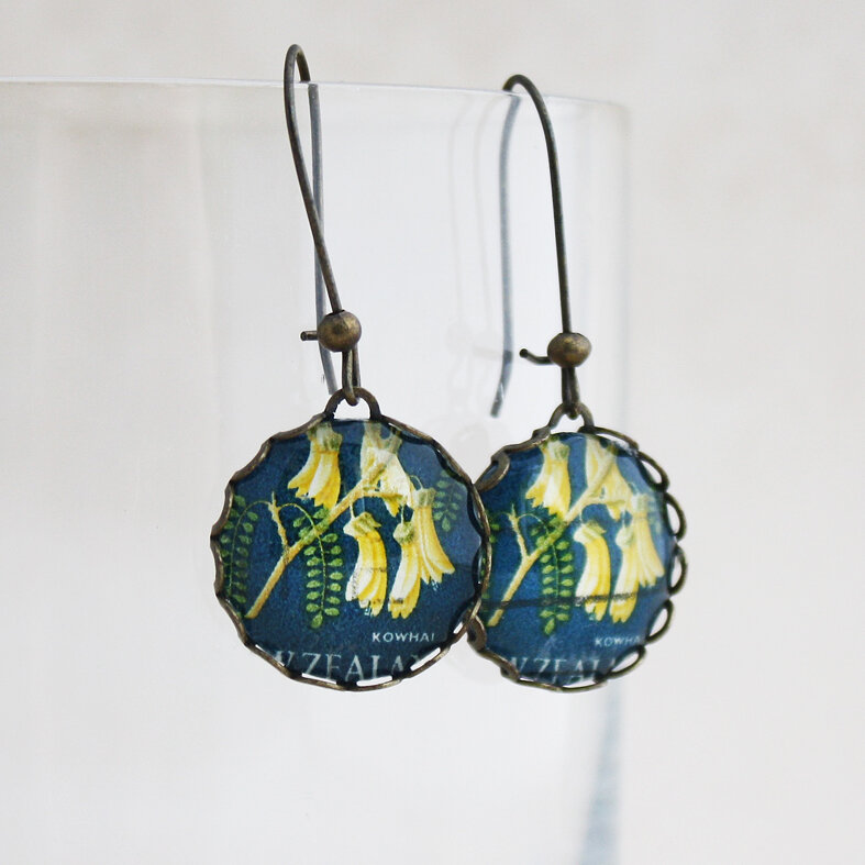 Round Earrings - Kowhai
