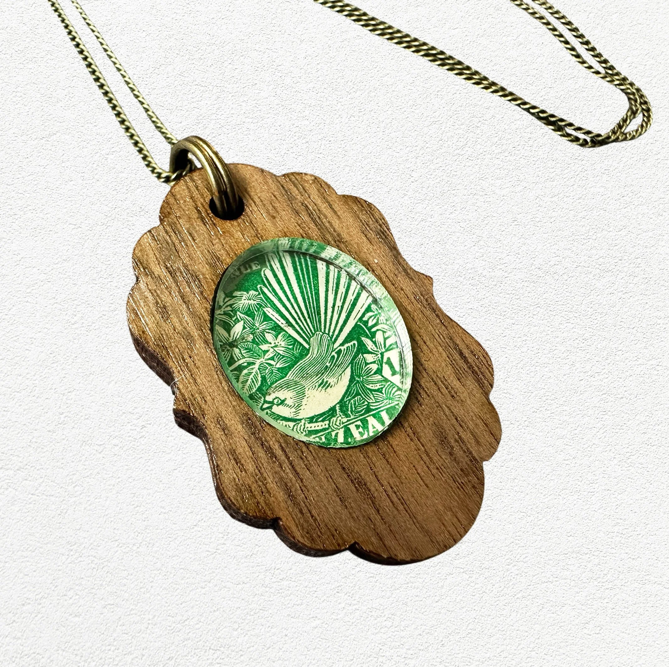Stamp_necklace_oval_small_fantailA2.jpg
