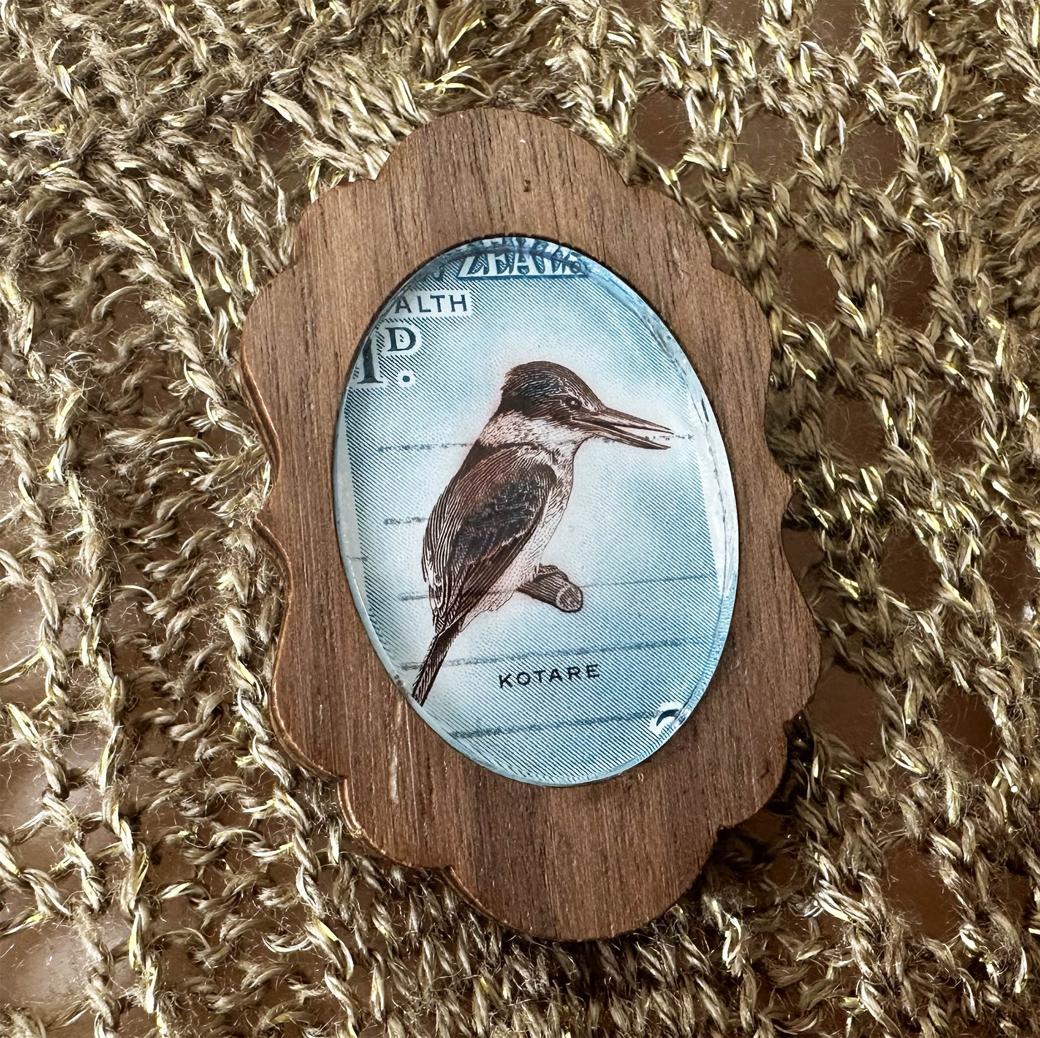 Stamp_brooch_oval_kotareA1.jpg