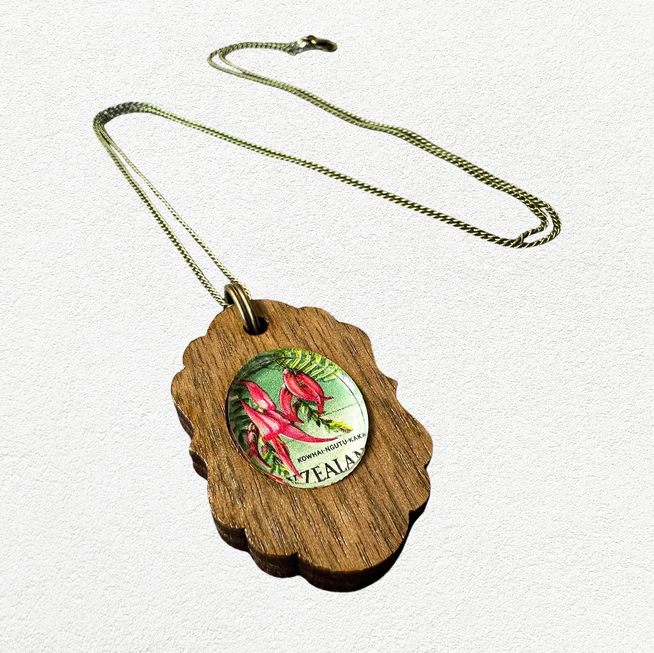 Stamp_necklace_oval_small_kakabeakA3.jpg