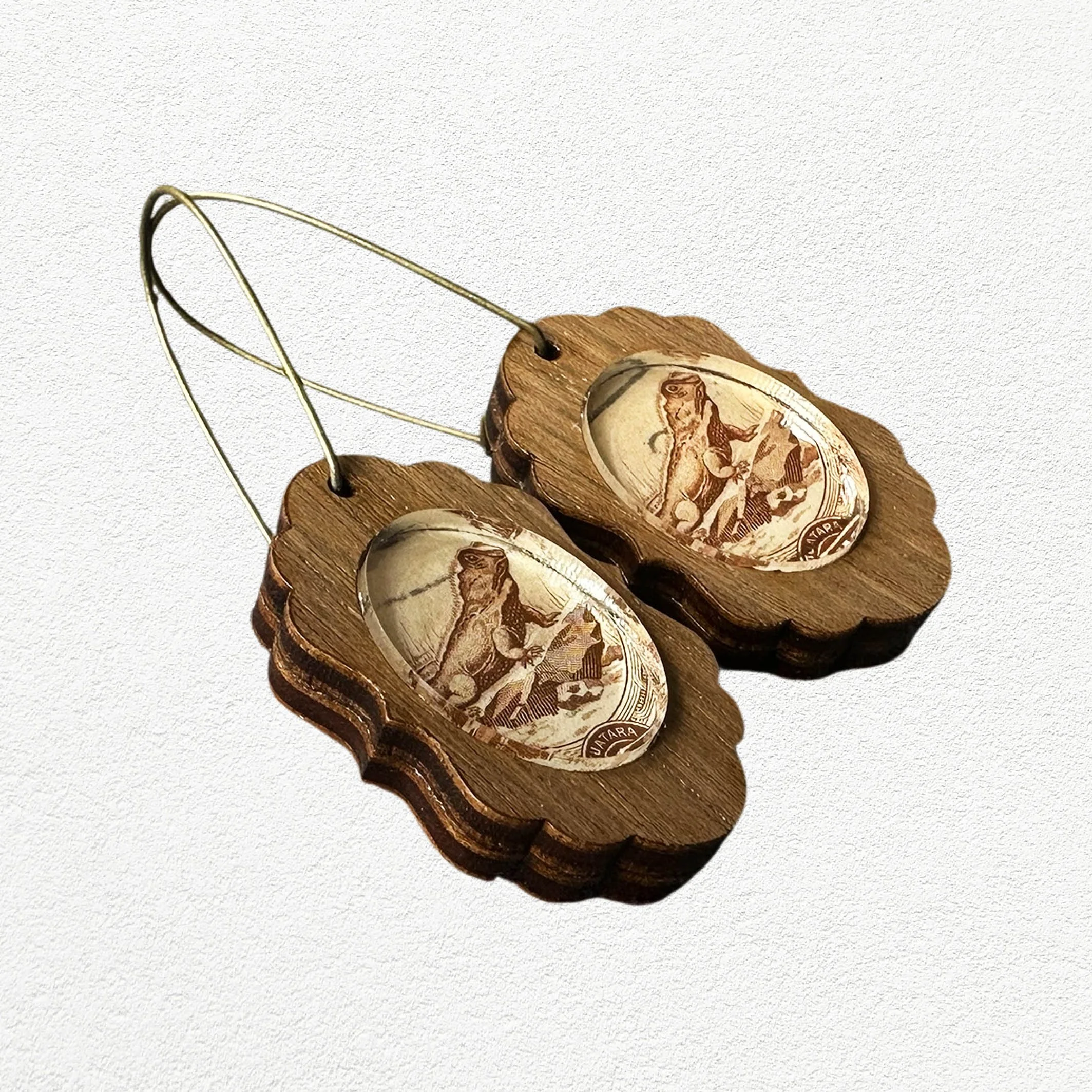 Stamp_earrings_tuataraA2.jpg