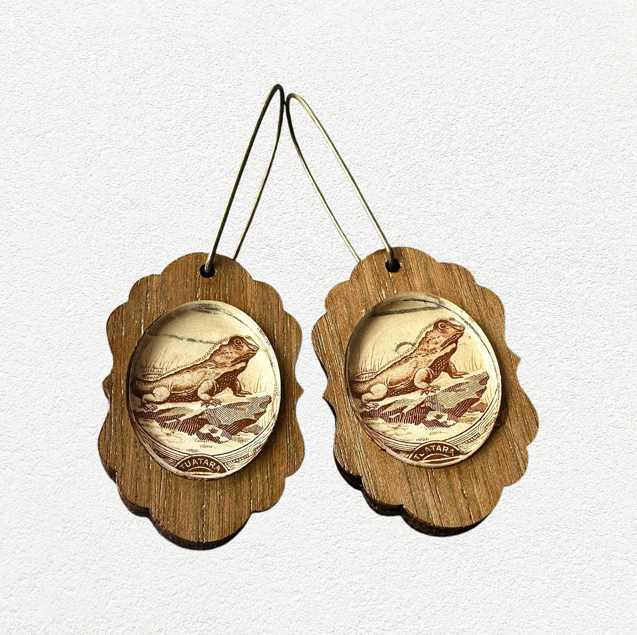 Stamp_earrings_tuataraA1.jpg