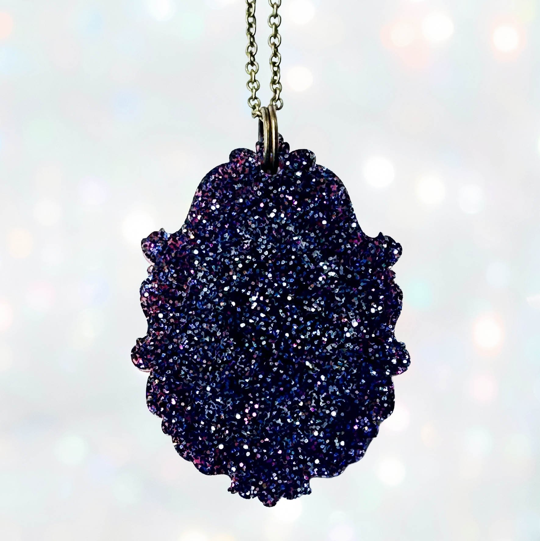 Cameo_necklace_silhouette_pink_blackA5.jpg