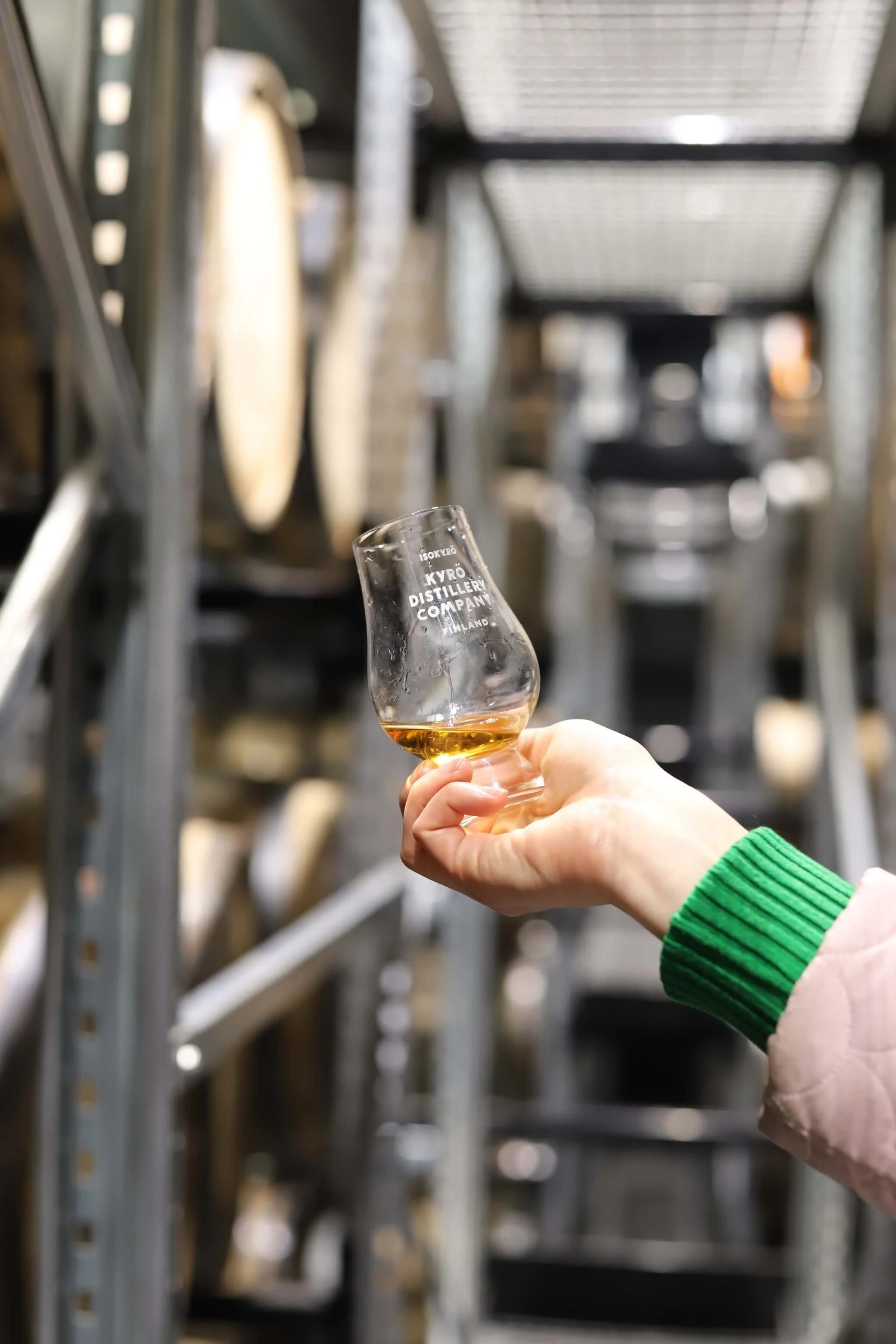 Kyrö Distillery Companyn tynnyrilaina kypsyttää sekä voittoja että viskiä