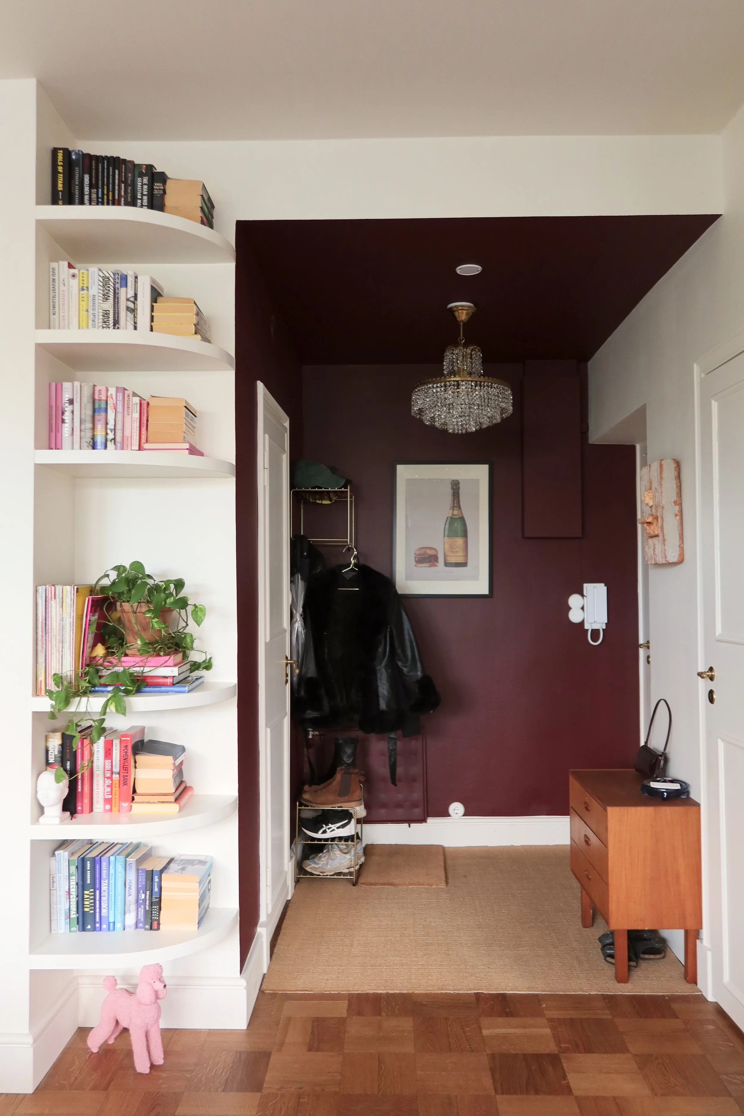 Yksinkertaisillakin sisustusratkaisuilla on mahdollista nostaa asunnon arvoa – kysyimme sisustussuunnittelijalta, millaisia remonttivalintoja asuntoon kannattaa tehdä