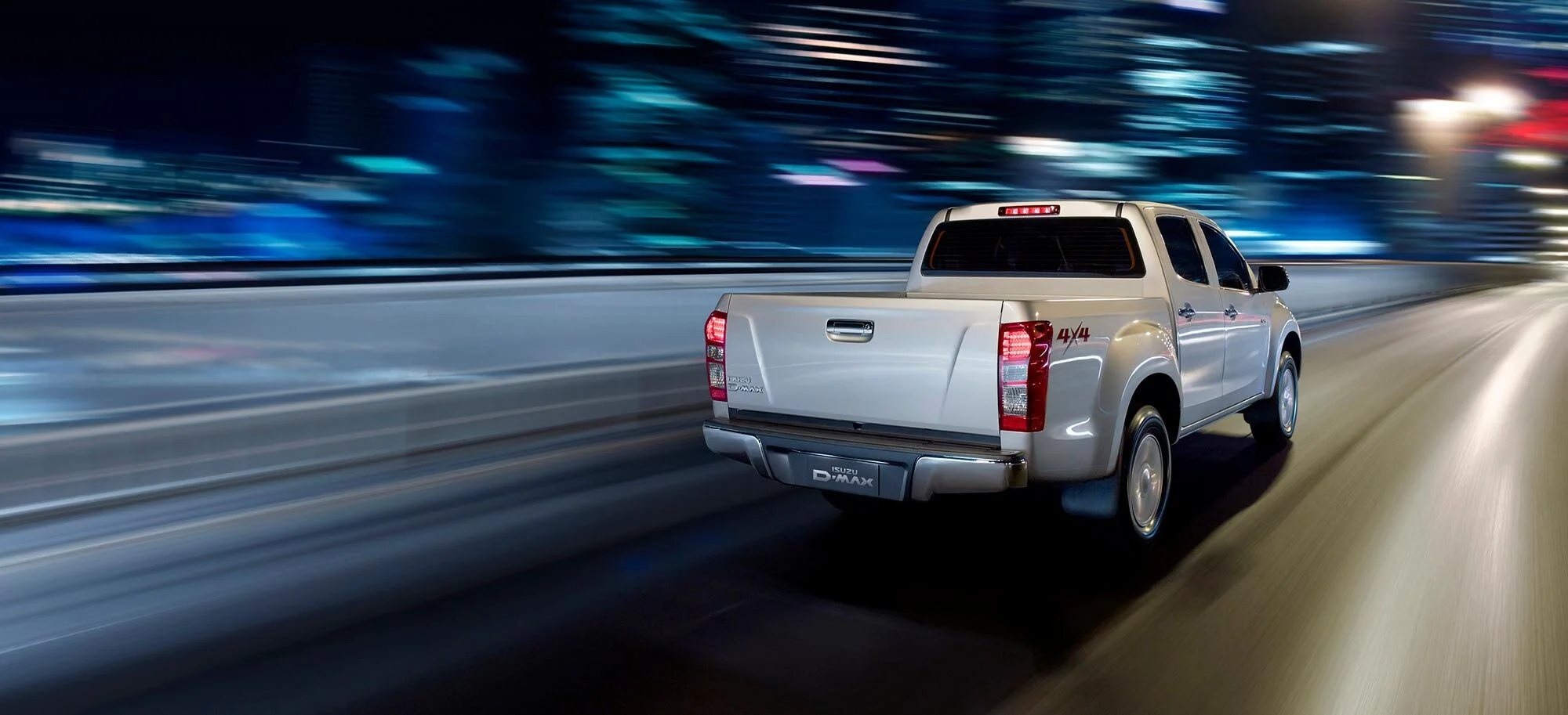Erik Williamson Photographer | Automotive Photography | Isuzu | DMAX | City