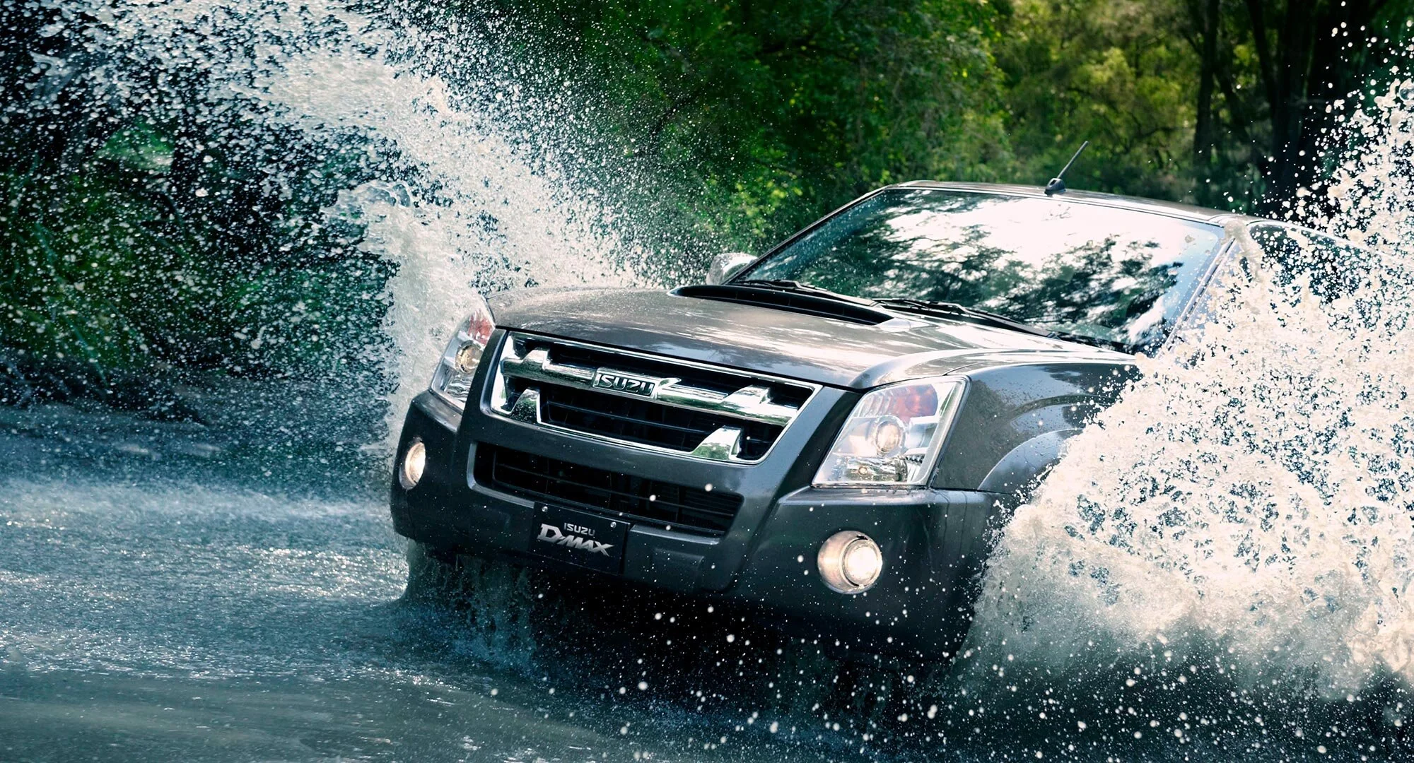 Erik Williamson Photographer | Automotive Photography | Isuzu | DMAX | Watersplash