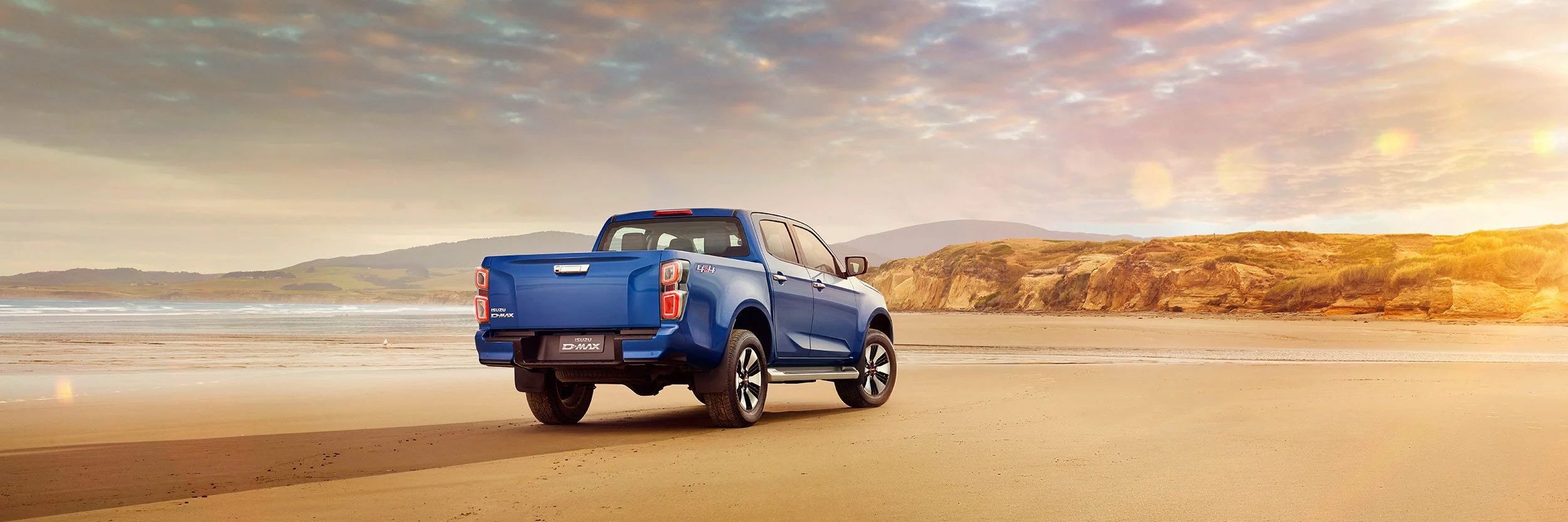 Erik Williamson Photographer | Automotive Photography | Isuzu | DMAX | beach rear