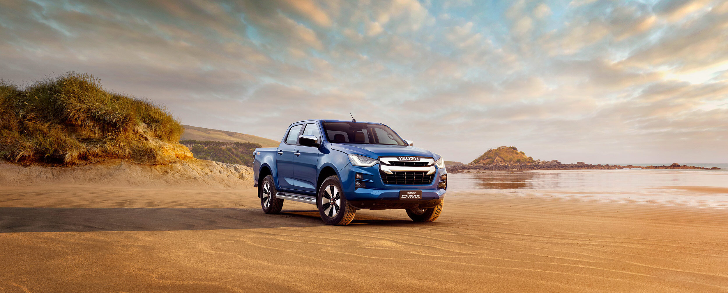 Erik Williamson Photographer | Automotive Photography | Isuzu | DMAX | beach front