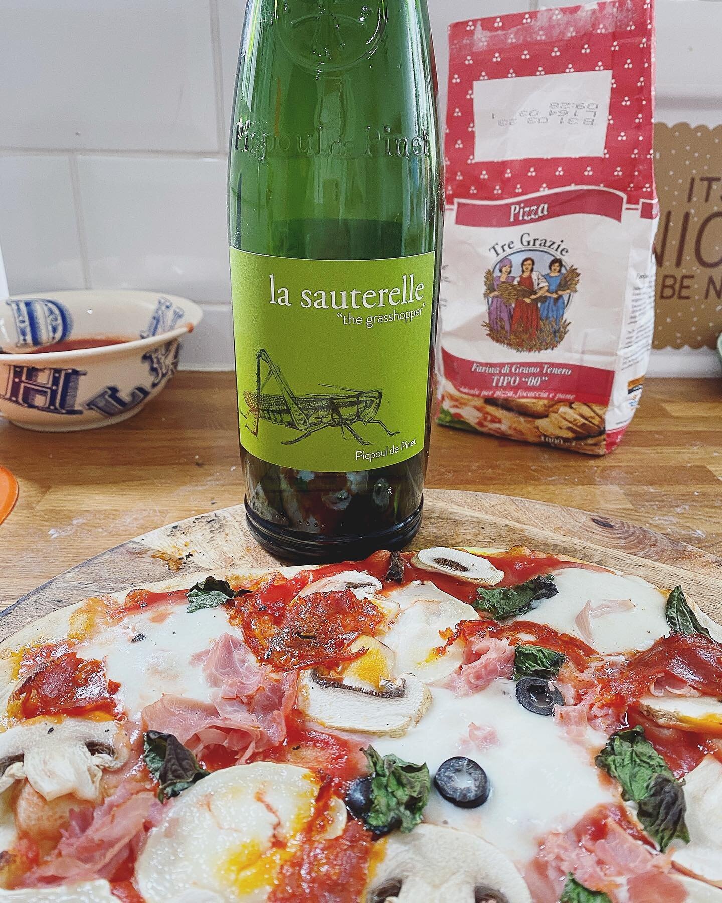 A Perfect Saturday = Homemade Pizza &amp; Picpoul