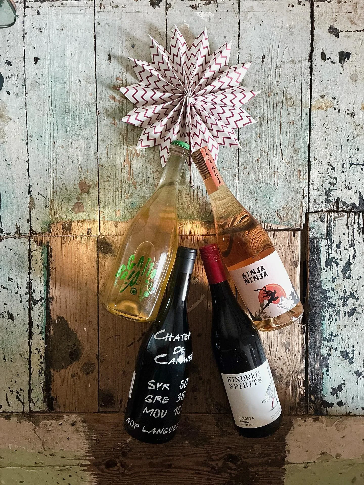 Still time m to get yours orders in! 🎄🎄

Shake up your usual Xmas vino with some amazing wines..

Kindred Spirits, Shiraz from the Barossa Valley - Sweet, ripe fruit..with a creamy vanilla edge

Gatto Brio, Pet Nat - lightly sparkling Verdicchio, l