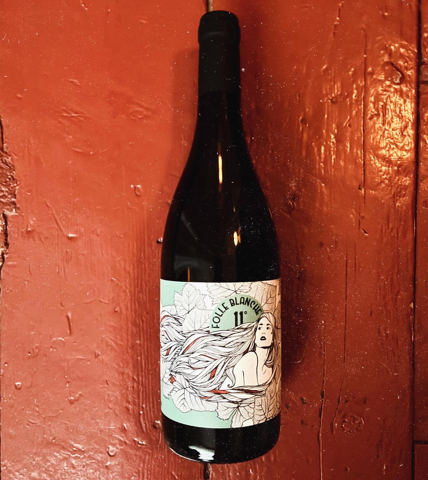 Yep we&rsquo;ve given up on dry January &amp; this delicious Folle Blanche goes perfectly with a wintery fish pie.

Green apples &amp; tangy notes. 🍏

#wine #whitewine #wines #frenchwine #winelabeldesign