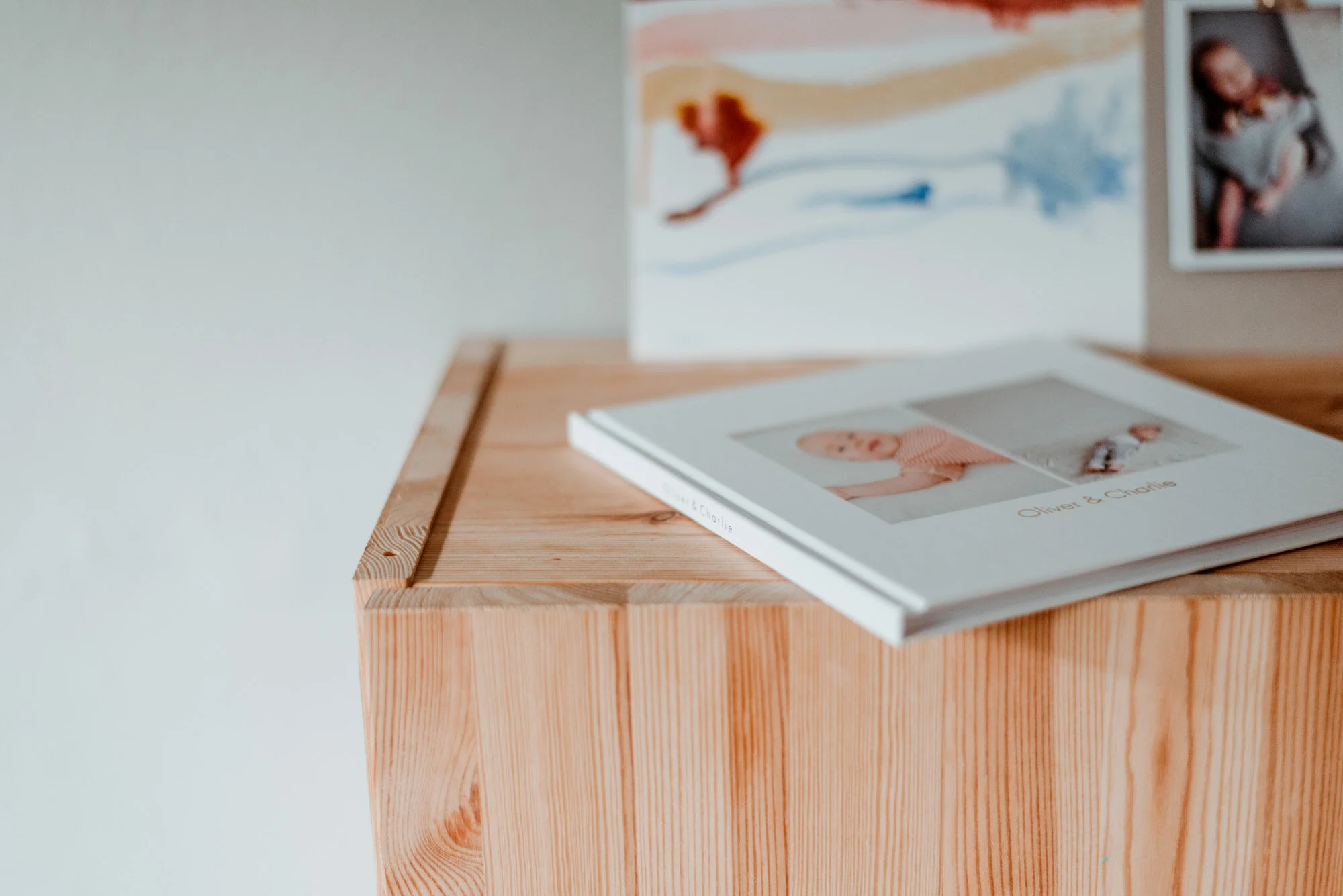 Houd ook de kaft van het boek eenvoudig en durf witruimte gebruiken