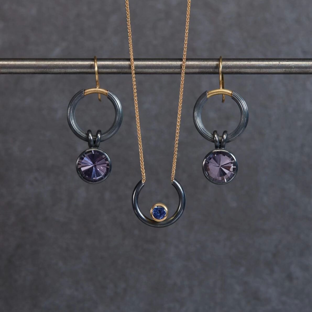 This weeks line-up is full of mauve and violet hues. Crisply faceted Pink Amethyst in the earrings and deep, vibrant violet Tanzanite in the pendant. As ever, my favoured metals are darkly oxidised silver and rich yellow 18ct gold.⁠
⁠
Both pieces are