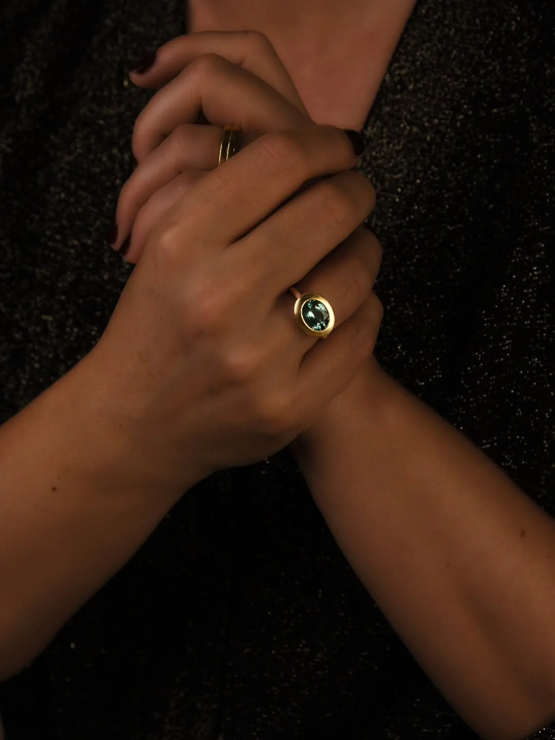 A subtle statemet ring. This is a tourmaline I bought some time ago in India, and it just fits this new design so well, making a harmonious combination of silver, gold, and bluegreen. With its soft rounded shape and neat, ribbed band, this design has