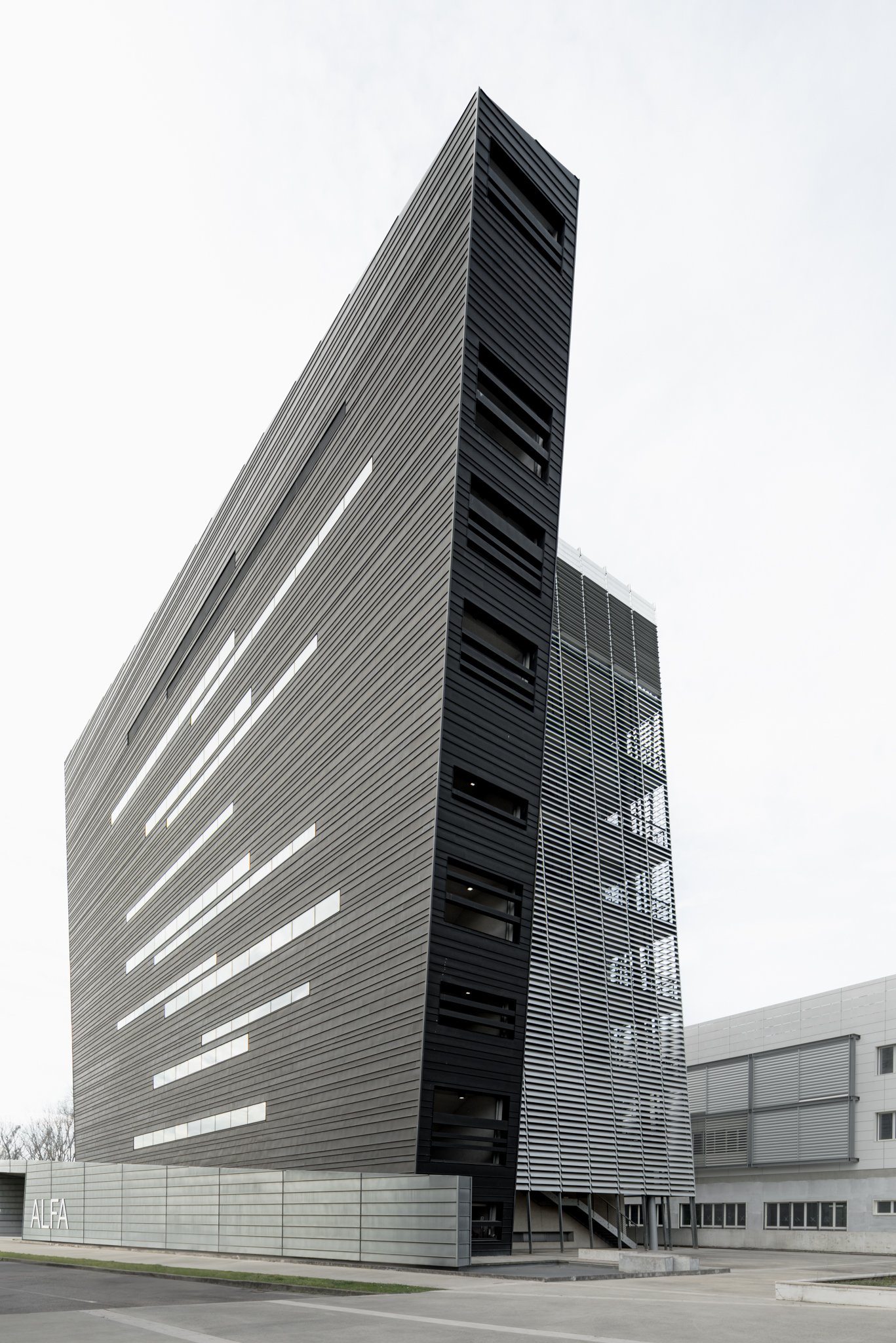 Ca' Foscari – Palazzo Alfa, Mestre, Venezia. Architetti: Studio Architetto Mar