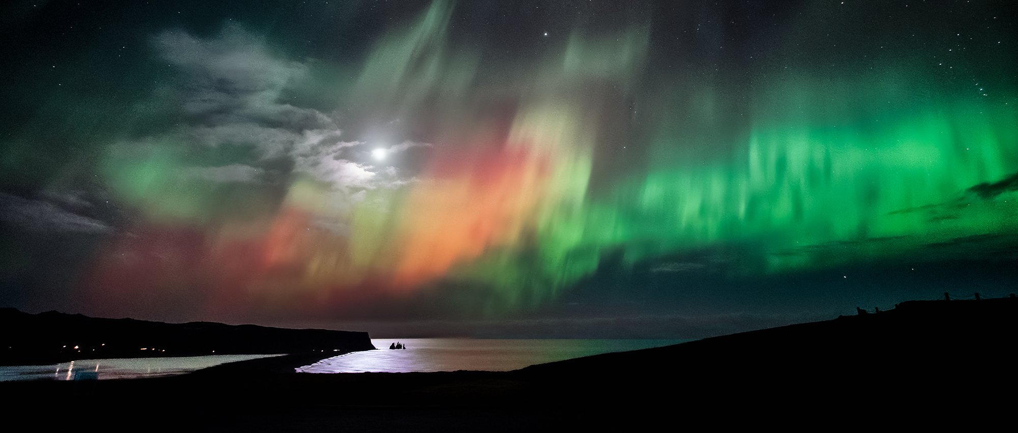 Islanda Vik aurora boreale.jpg