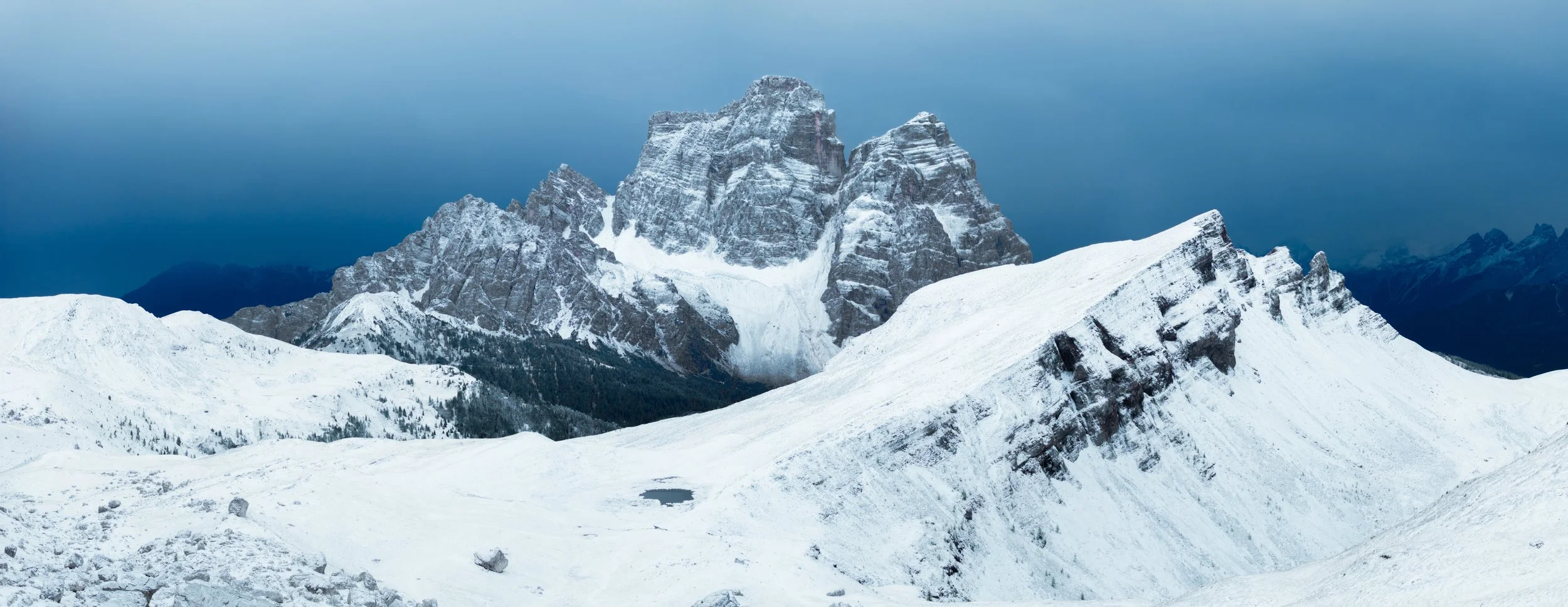Dolomiti Pelmo inverno drone.jpg
