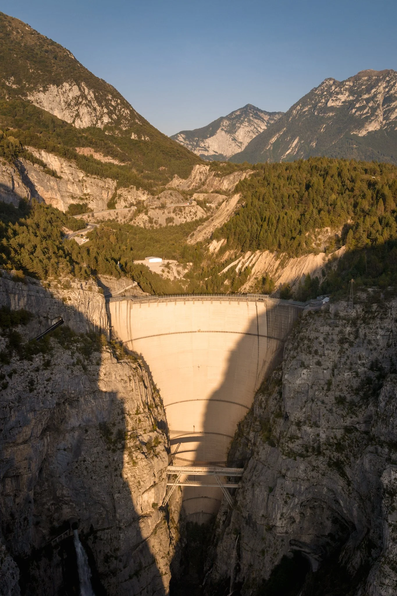 Vajont drone 2.jpg