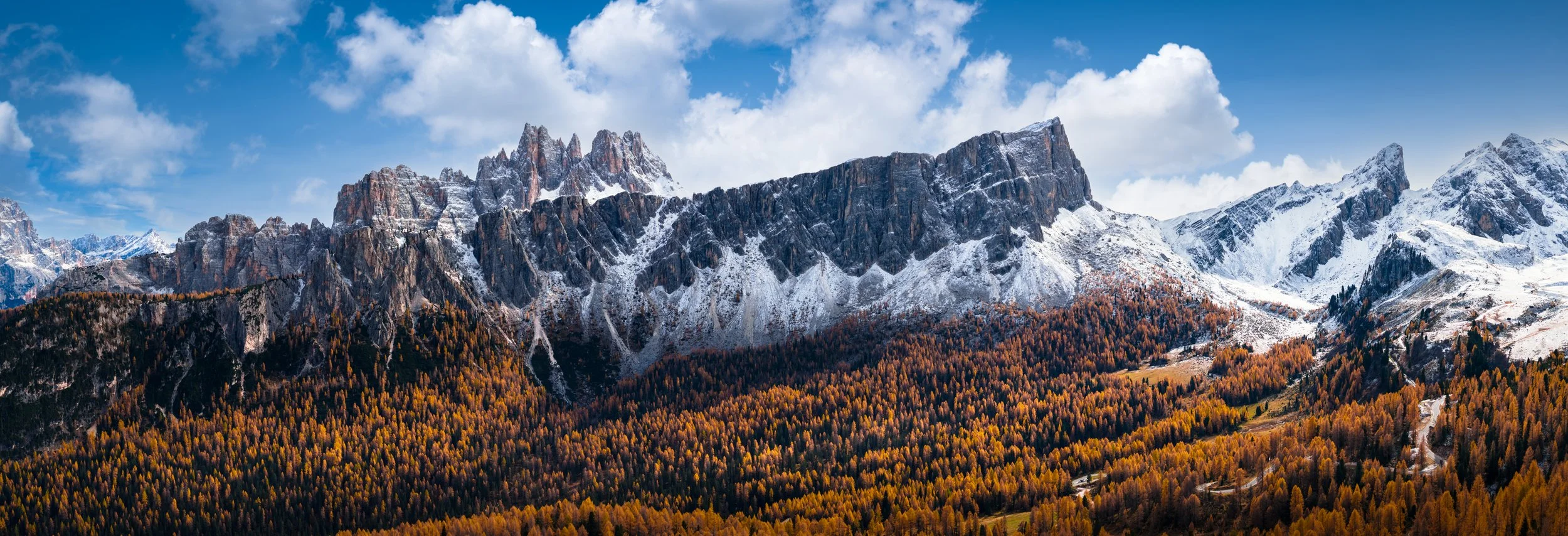 Dolomiti Lastoni di Formin autunno inverno drone.jpg