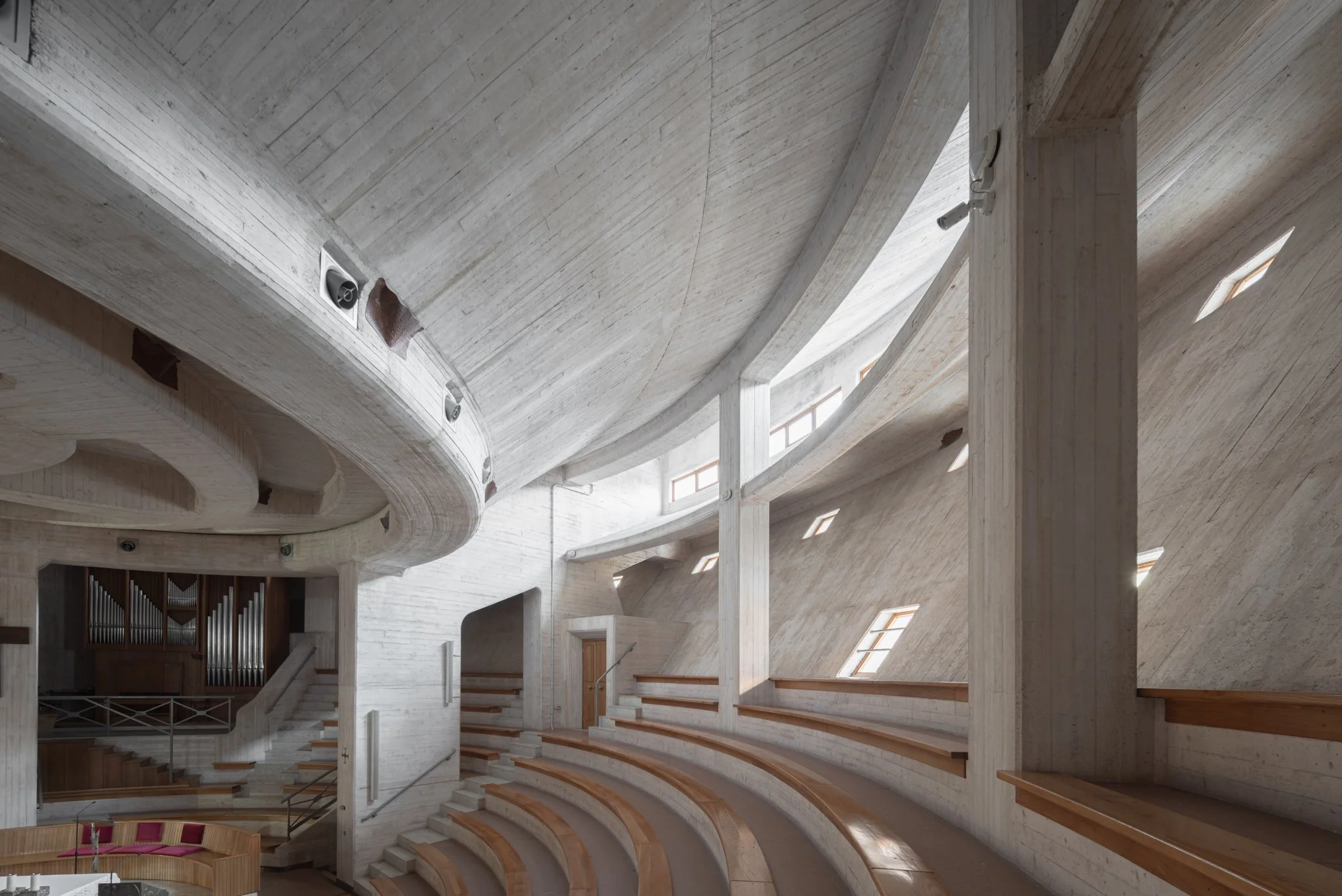Chiesa di Santa Maria Immacolata, Longarone. Architetto: Giovanni Michelucci