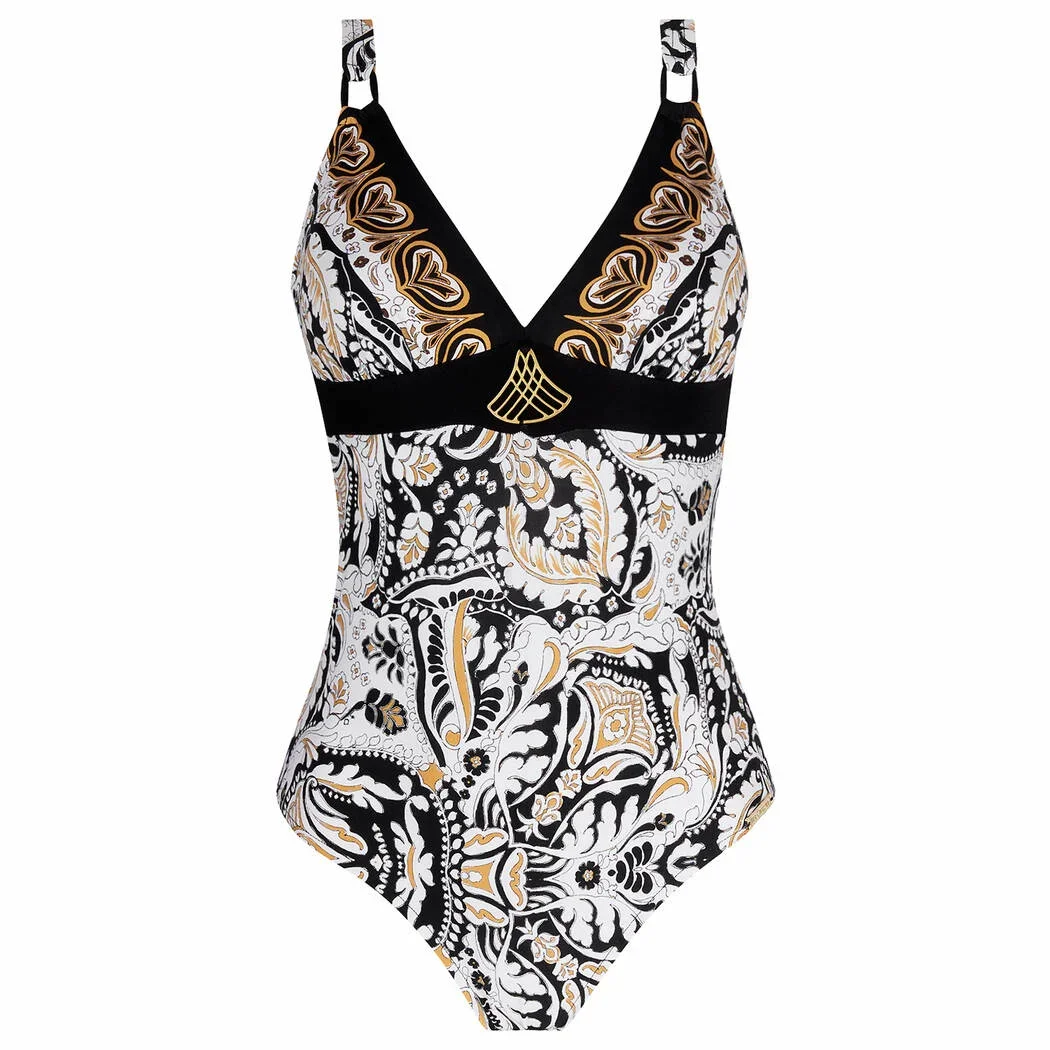 lise-charmel-reves-d-ailleurs.webp