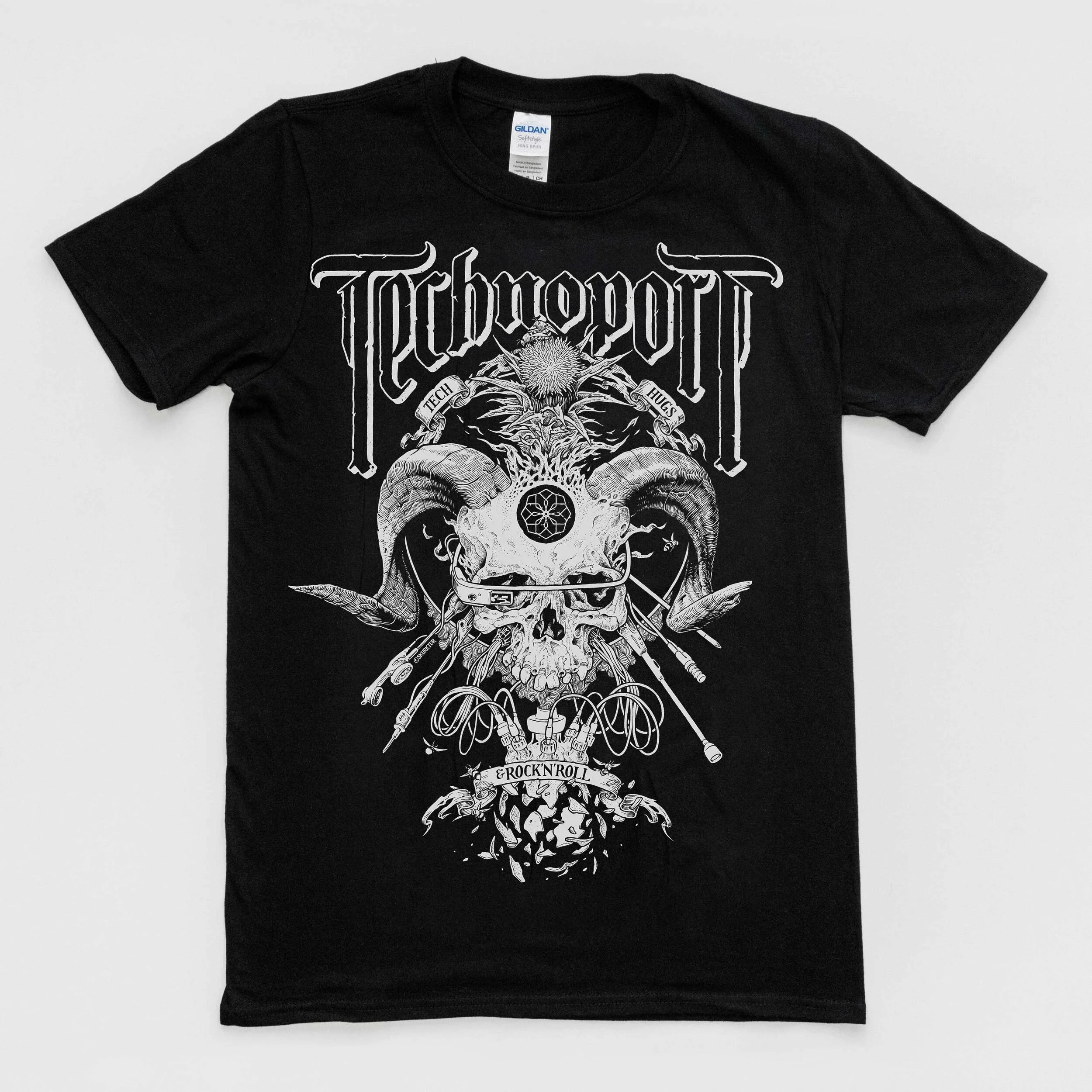 Black graphic T-shirt with a skull with ram horns, electronic circuits, syringes, and the text 'Techworld' and 'Rock'n'Roll' in a dark, gothic style.