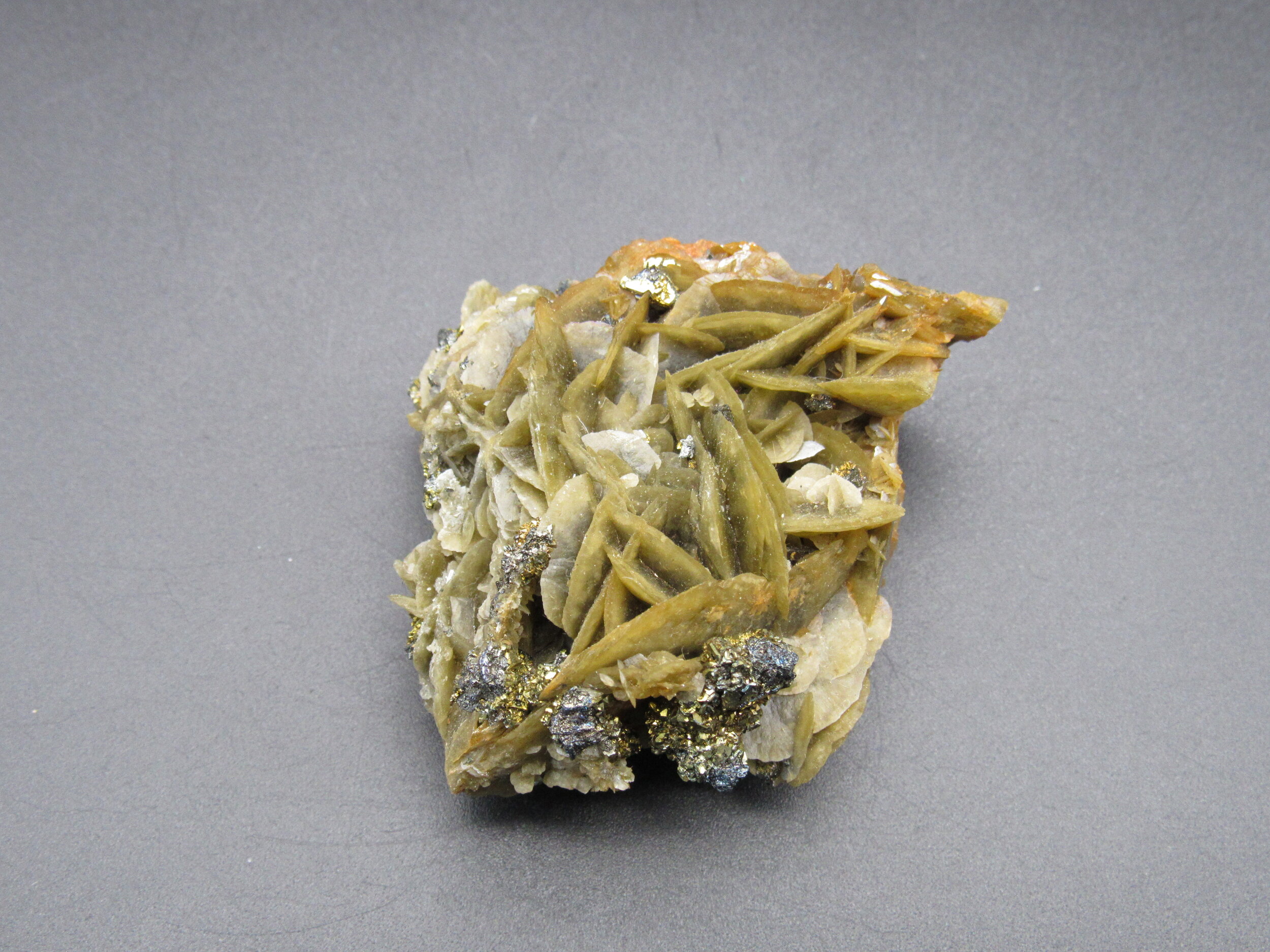 Siderite &amp; Chalcopyrite - China