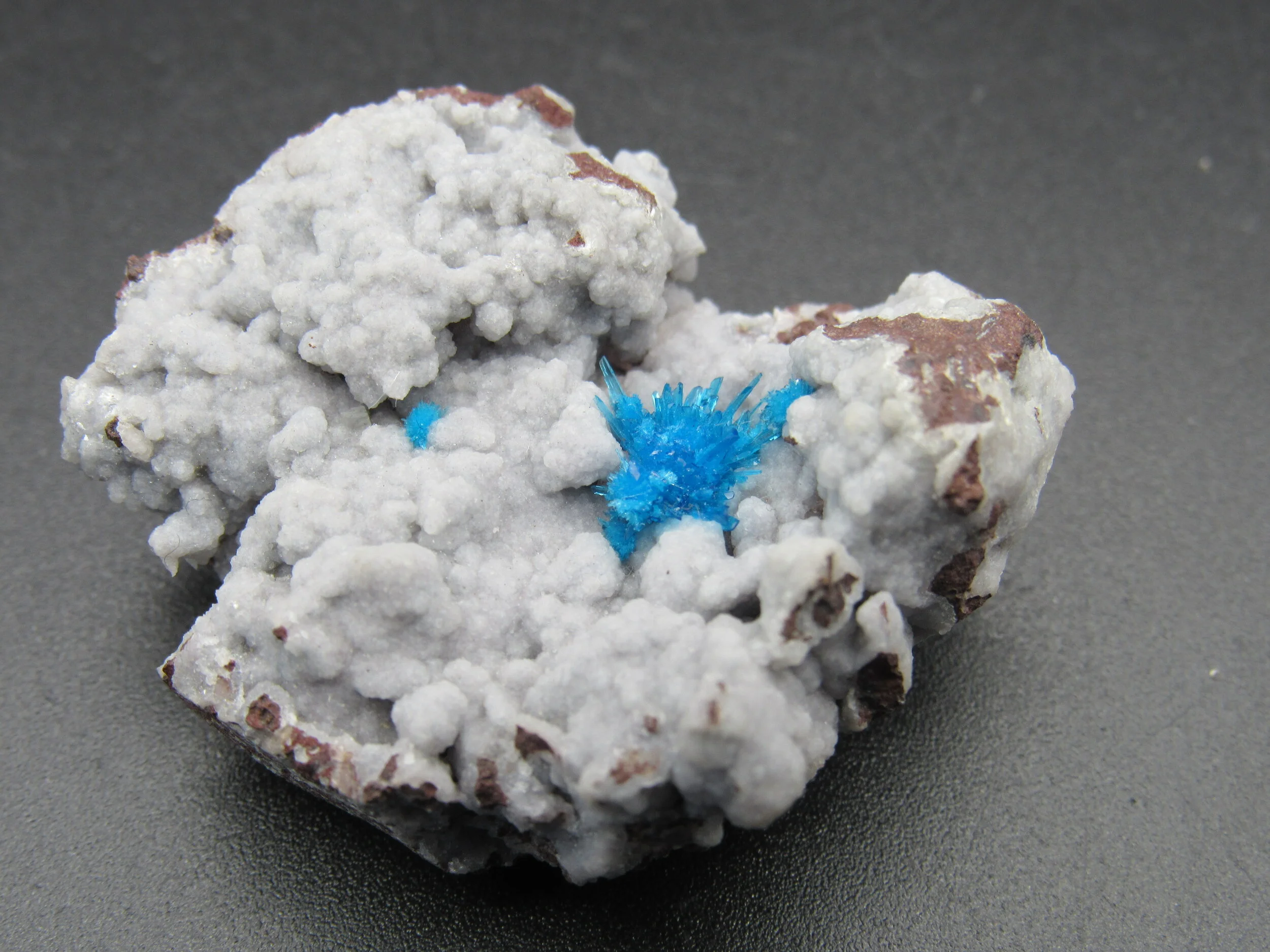 Pentagonite  -  India