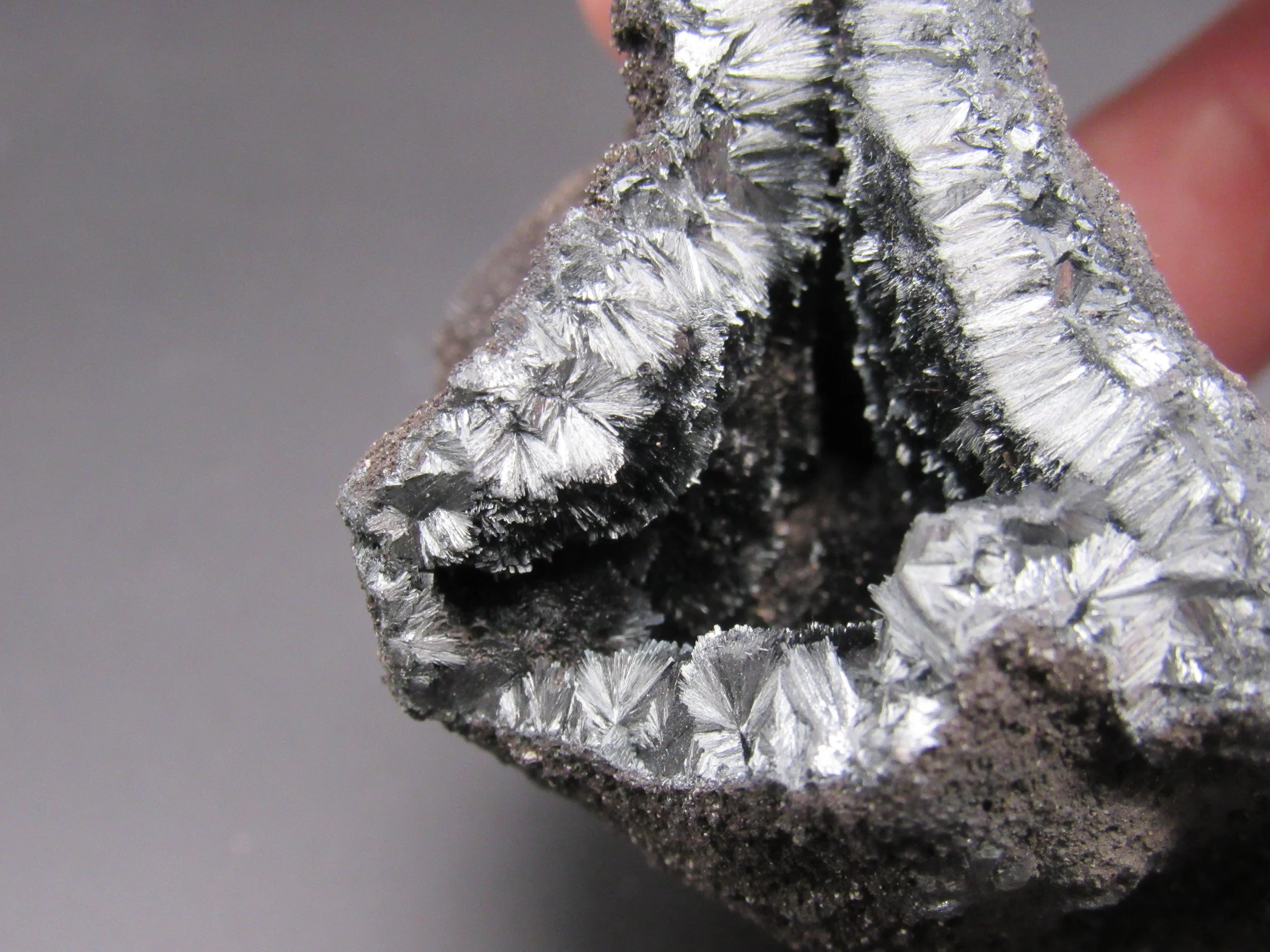 Pyrolusite  -  Morocco