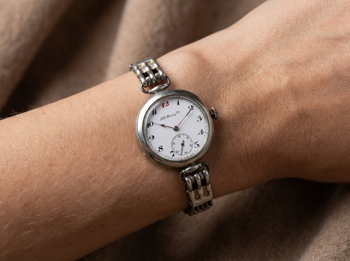 Moser Watch Photograph.jpg