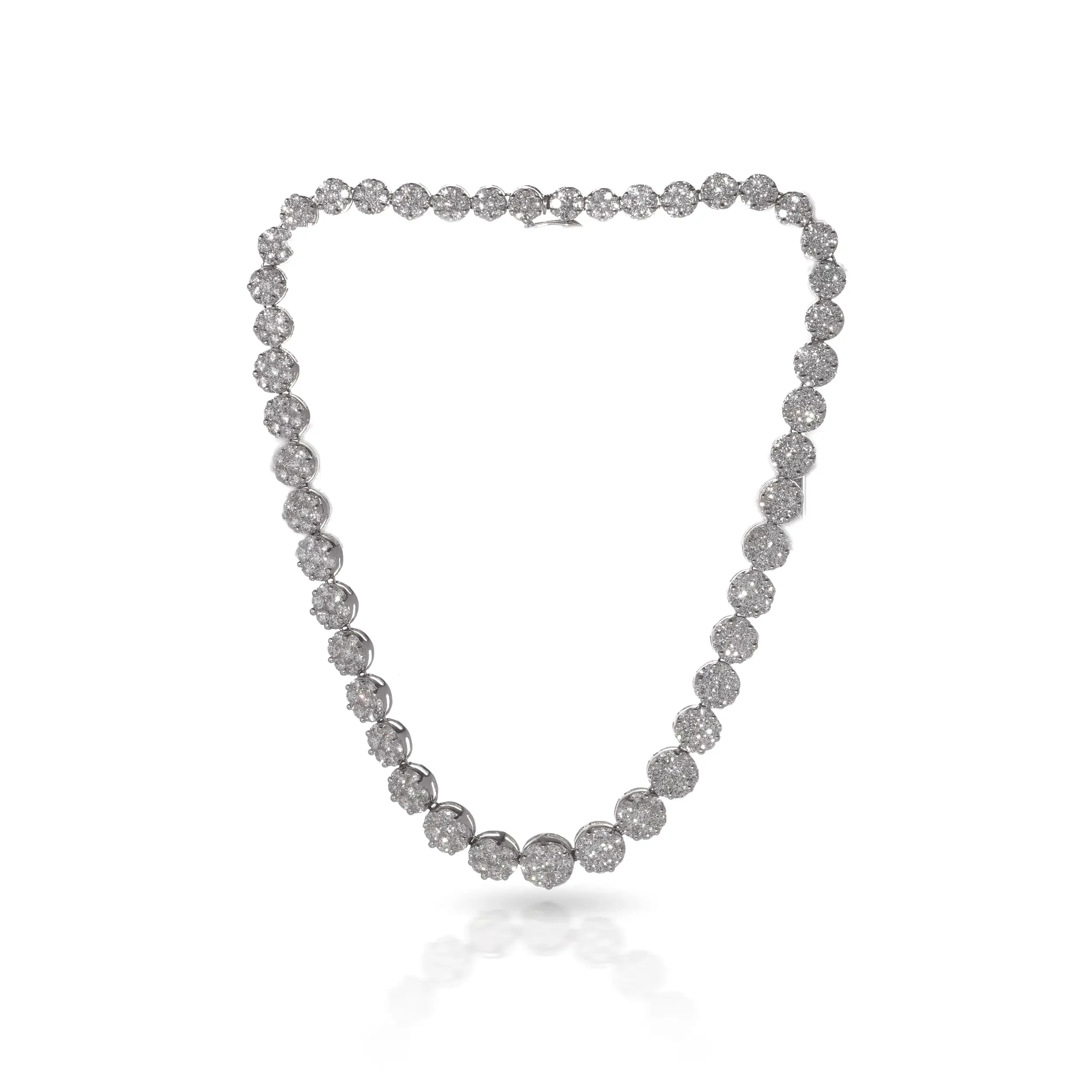 18kt-white-gold-diamond-cluster-necklace-30-carat-choker-41cm-Mozeris-Fine-Antiques1.webp