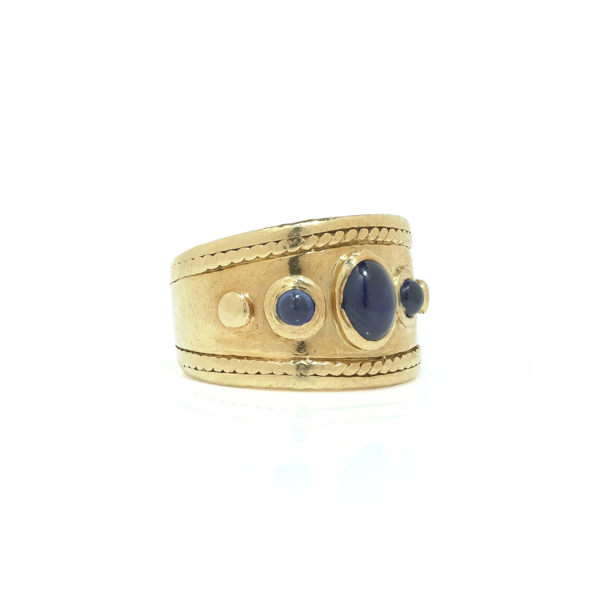 1970s-english-18kt-gold-cabochon-sapphire-ring-02-Mozeris-Fine-Antiques.jpg