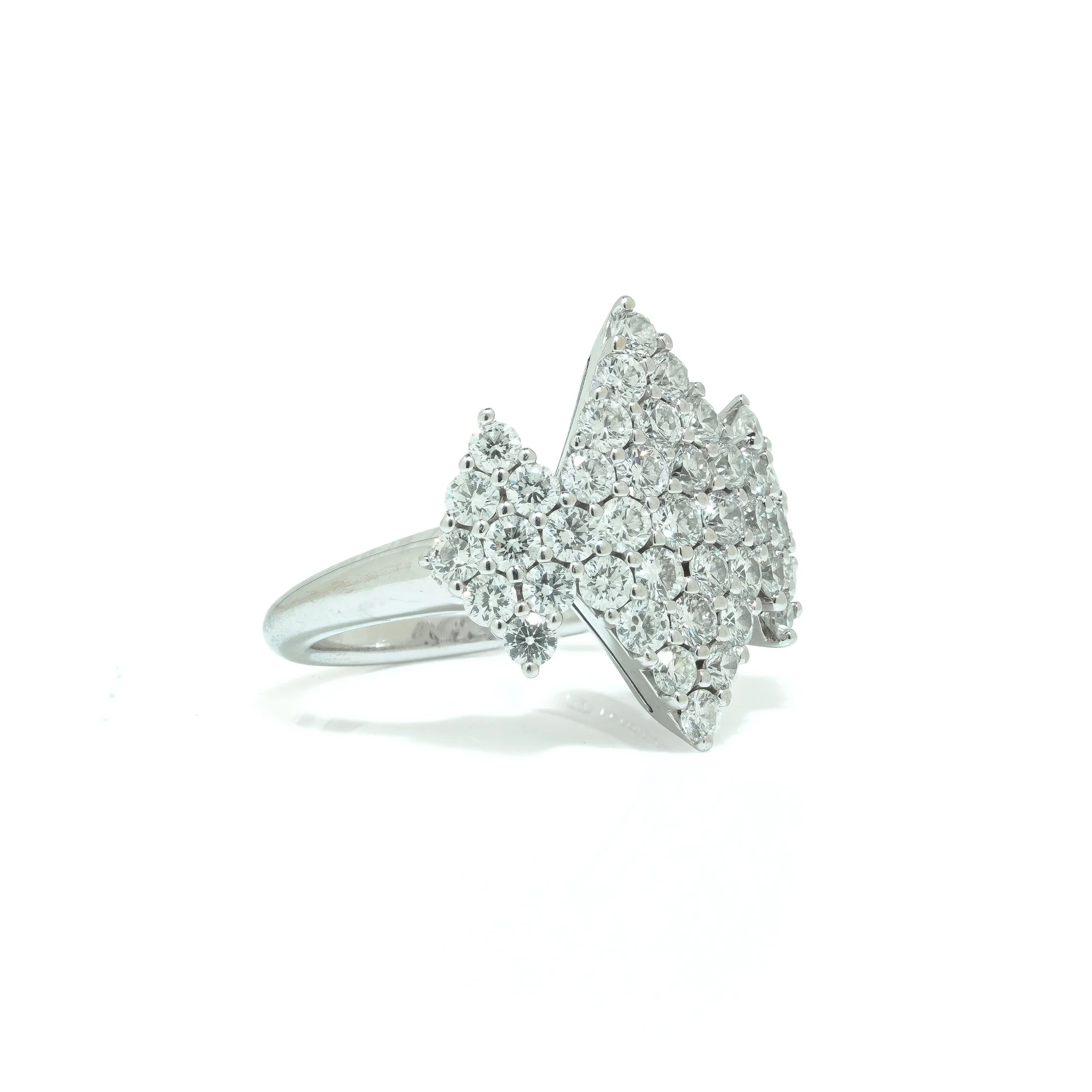 picchiotti-18kt-gold-diamond-cluster-ring-02-Mozeris-Fine-Antiques.jpg