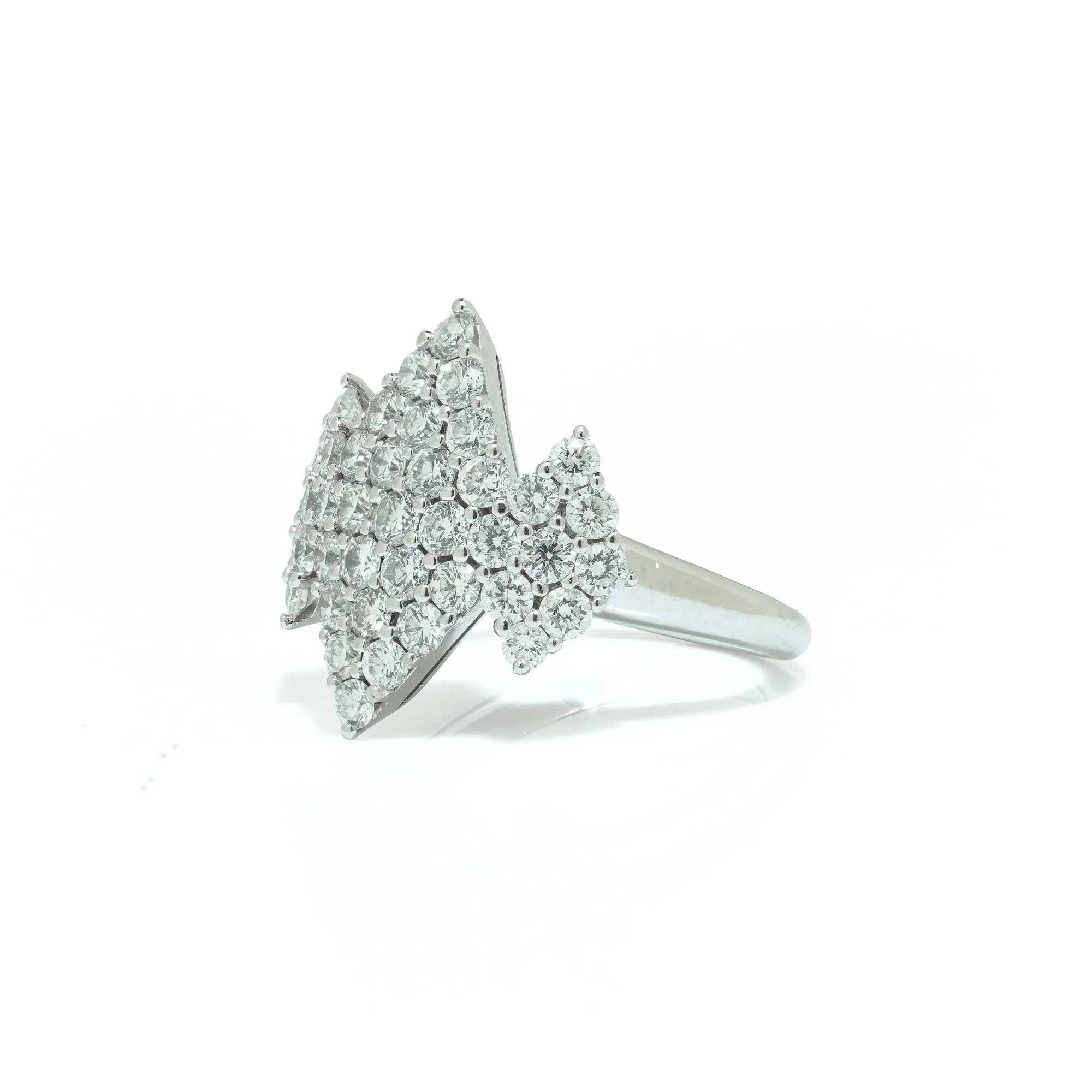 picchiotti-18kt-gold-diamond-cluster-ring-03-Mozeris-Fine-Antiques.jpg