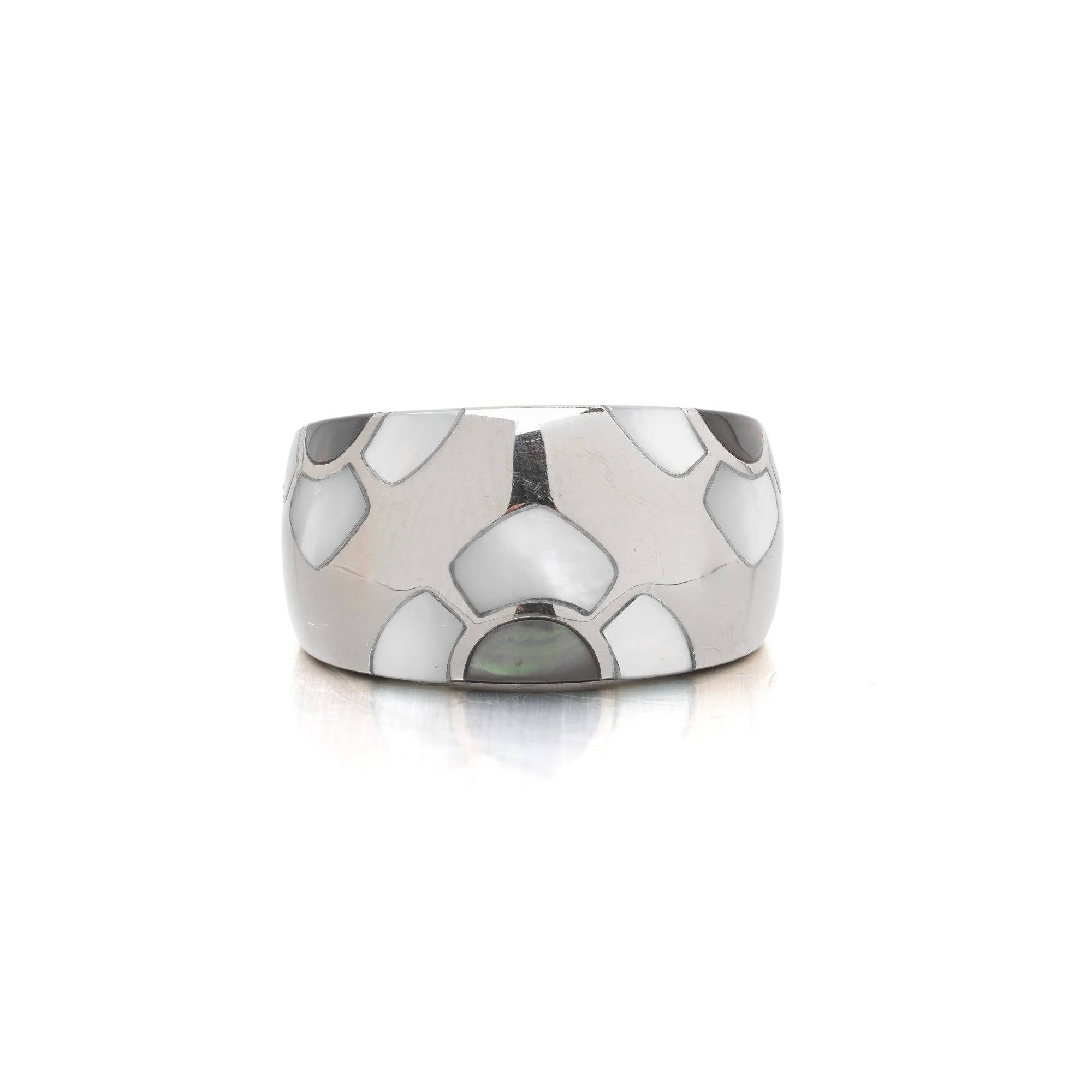 Van Cleef & Arpels 18KT Gold Mother-of-Pearl Marqueterie Bombe Ring
